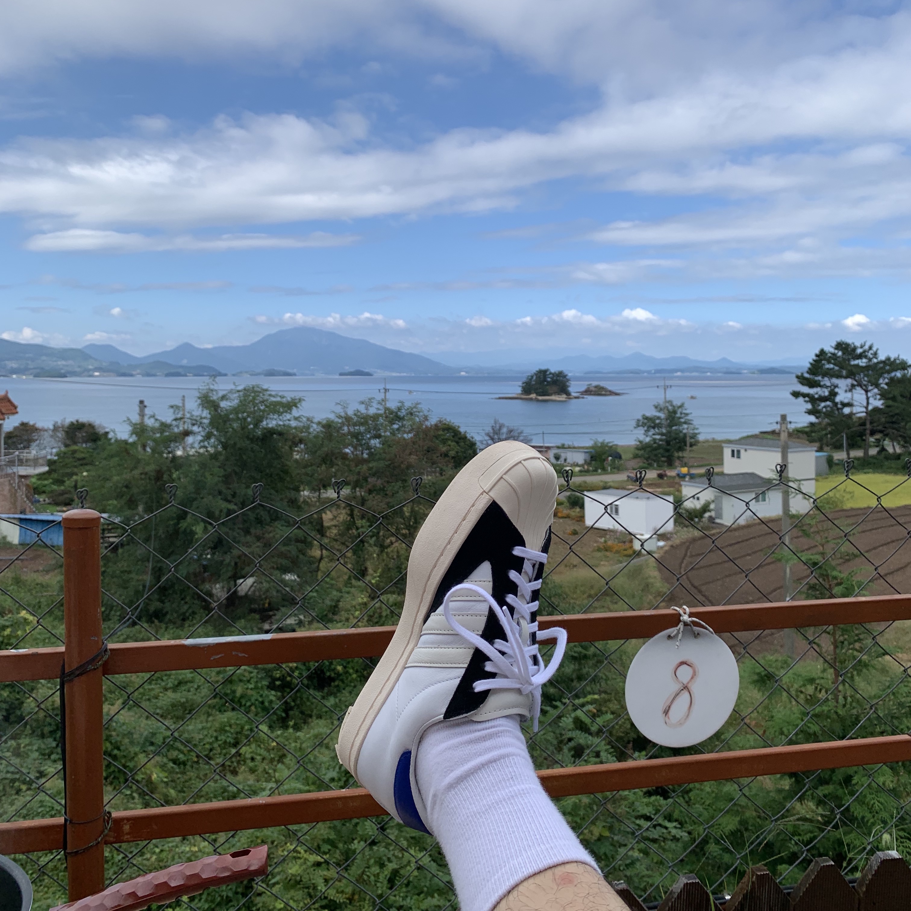 Y-3 Yohji Star Cloud White Bold Blue, C.P. Company Chrome-R Overshirt Black - 21FW 착용 스타일 - 3