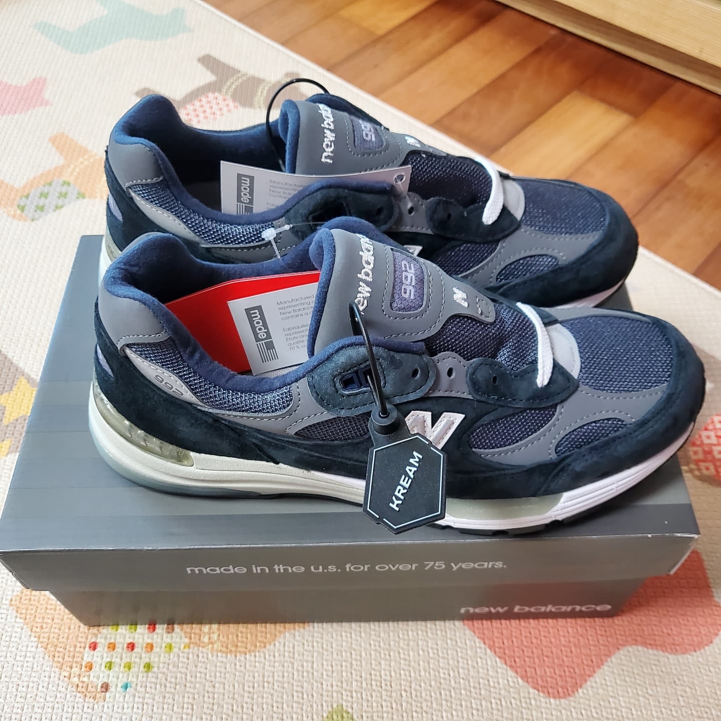 New Balance 992 Made in USA Navy, New Balance 992 Made in USA Grey - D Standard 착용 스타일 - 1