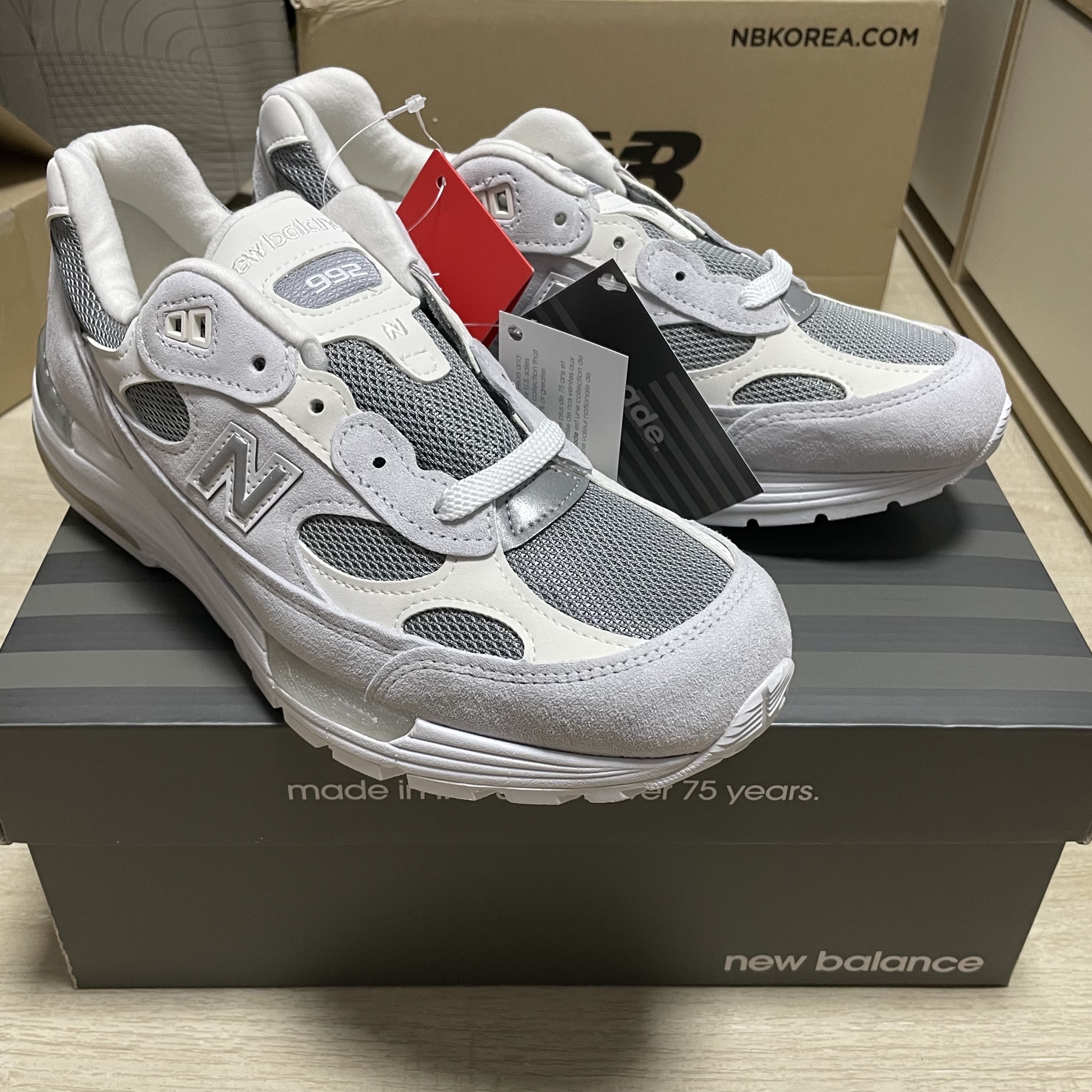 New Balance 992 Made in USA White Silver 착용 스타일