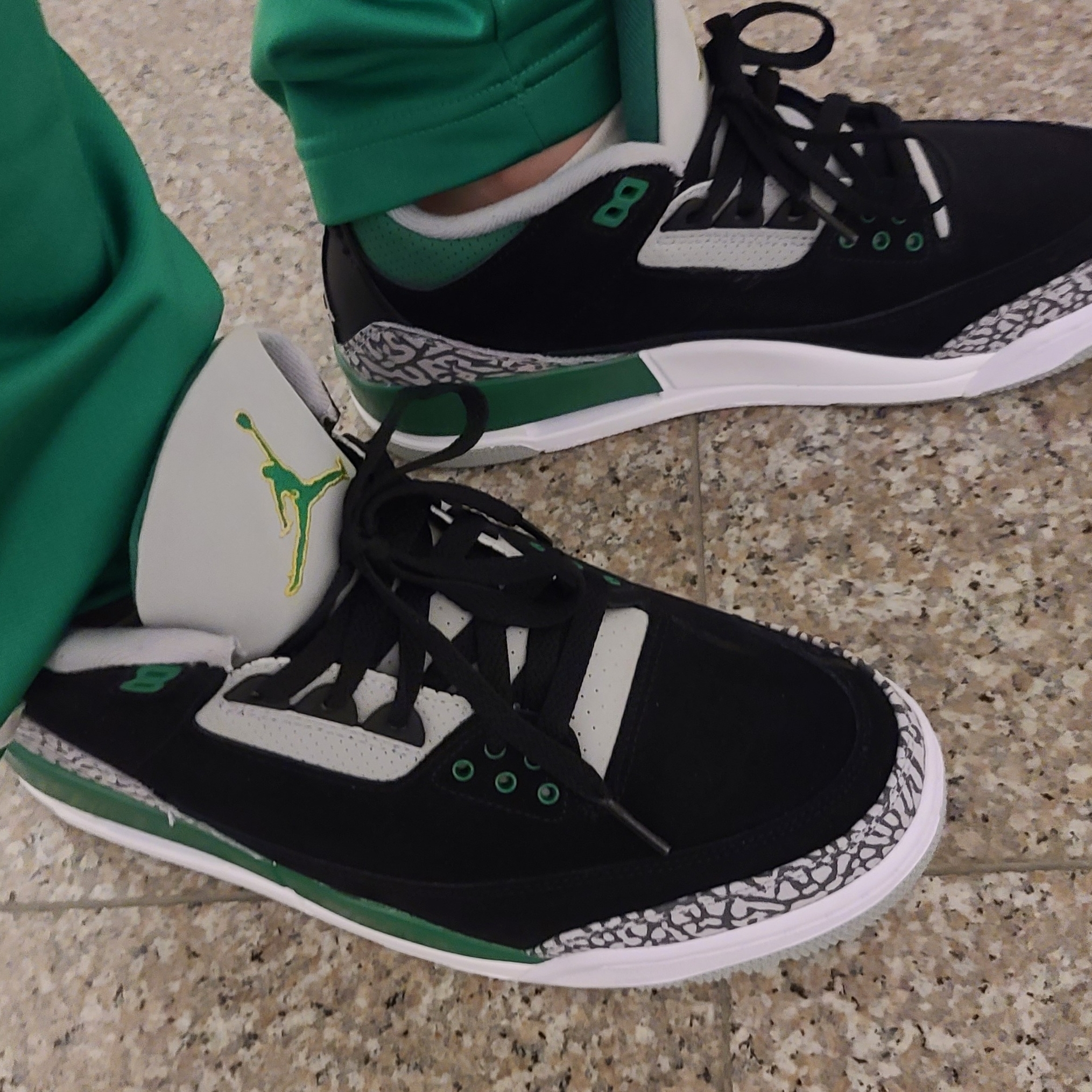 Jordan 3 Retro Pine Green 착용 스타일 - 2