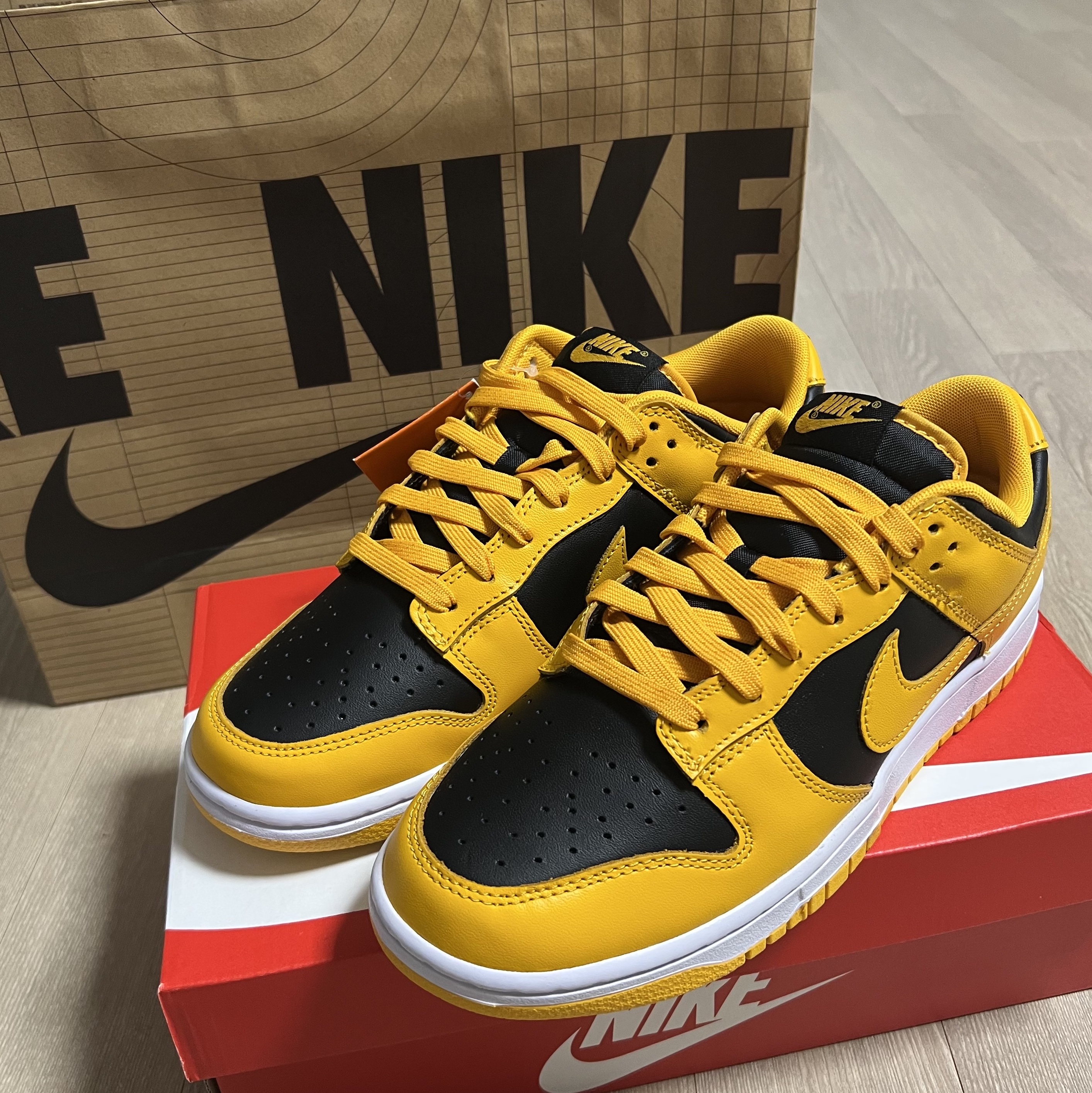 Nike Dunk Low Retro Championship Goldenrod 착용 스타일