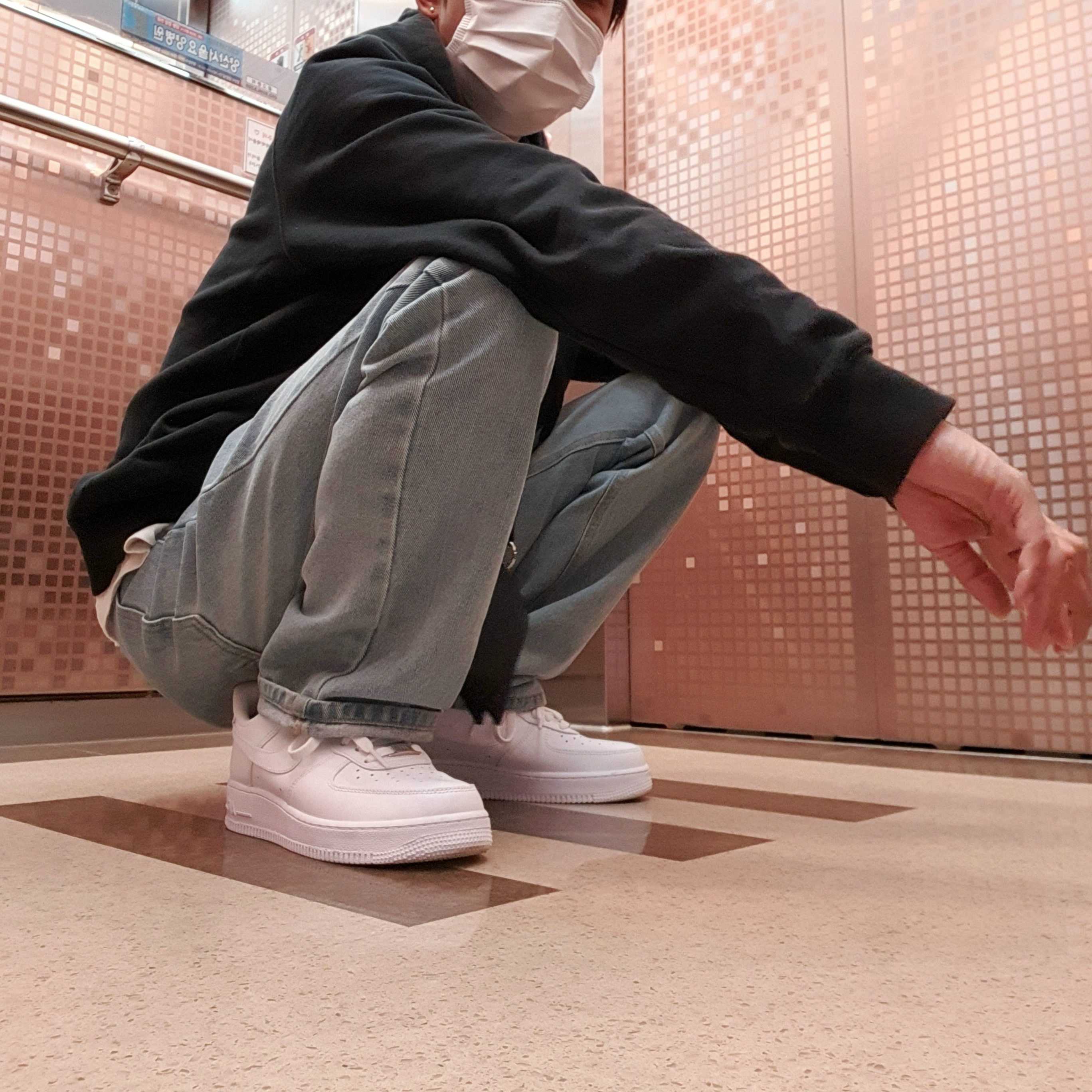 Nike Air Force 1 '07 Low White 착용 스타일 - 2