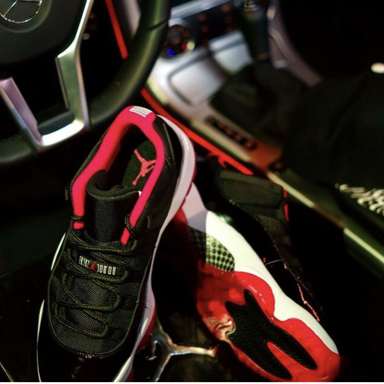 Jordan 11 Retro Low Bred 착용 스타일 - 3