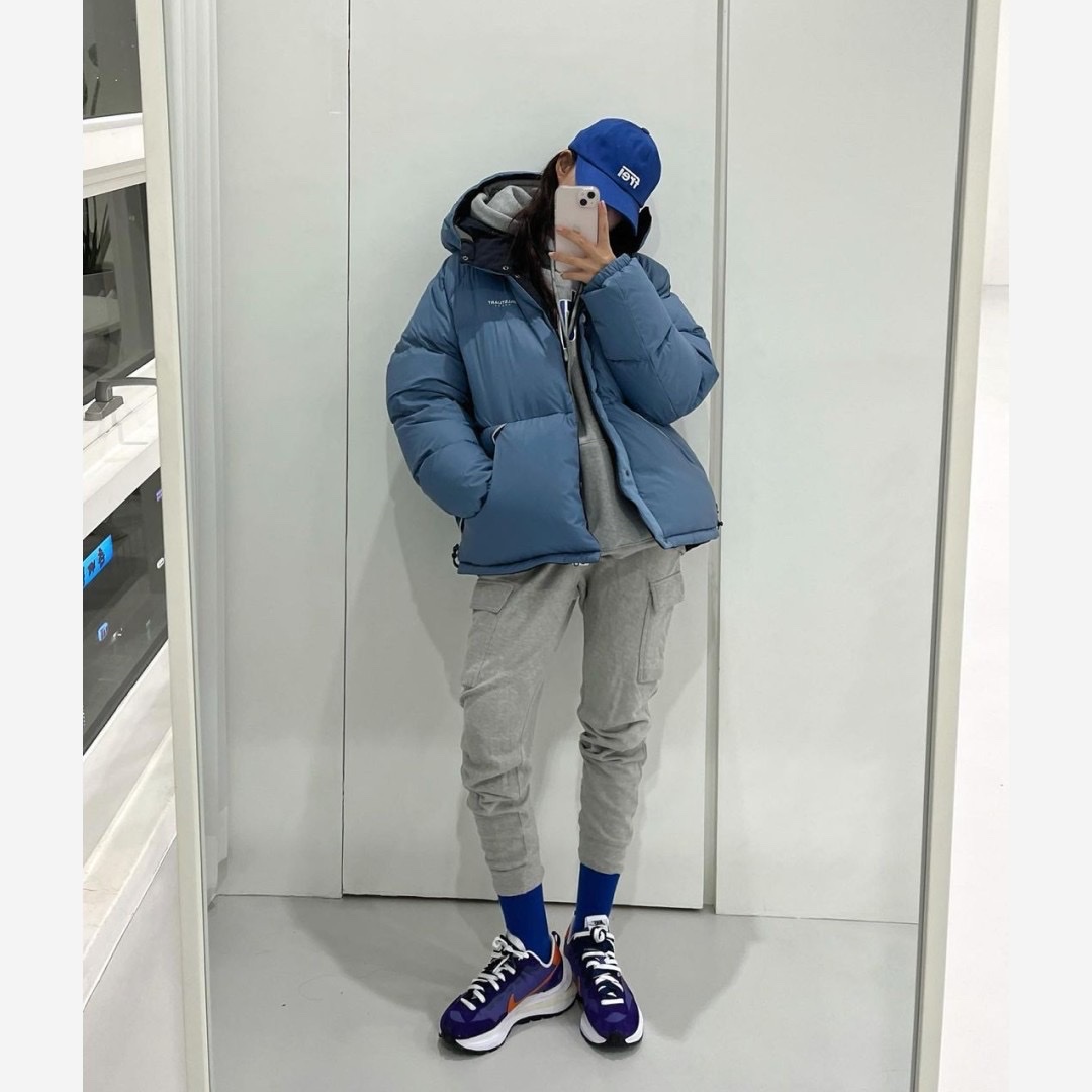 Nike x Sacai VaporWaffle Dark Iris 착용 스타일 - 4