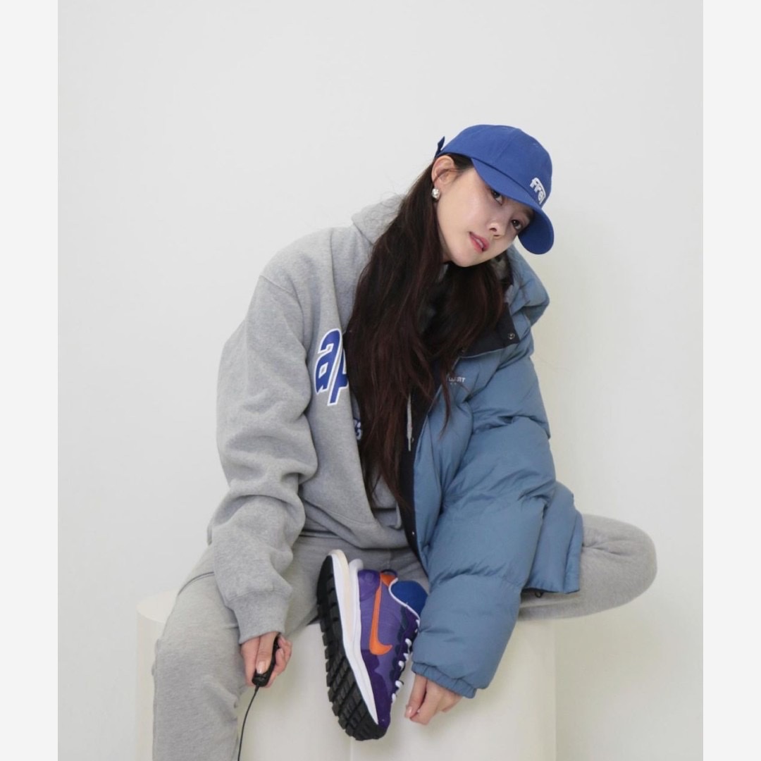 Nike x Sacai VaporWaffle Dark Iris 착용 스타일 - 2