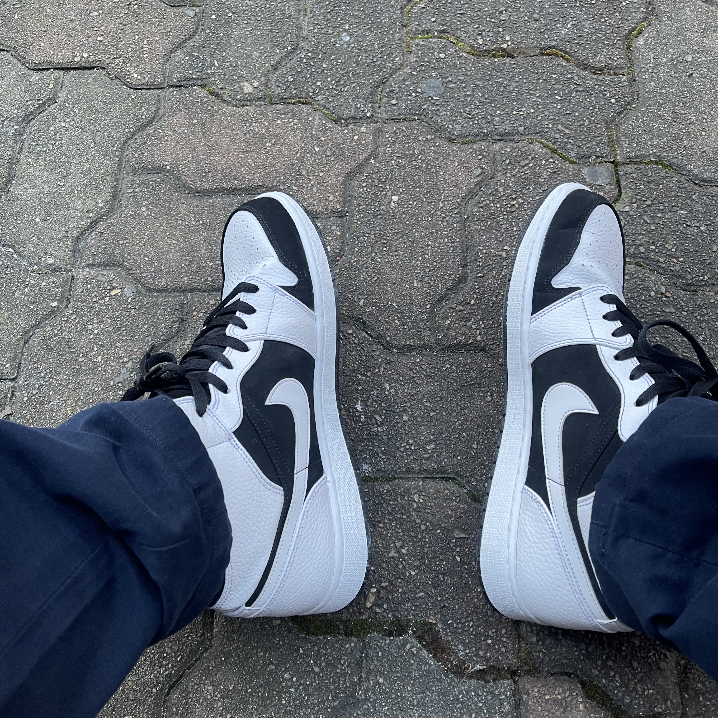 Jordan 1 Mid White Black 착용 스타일