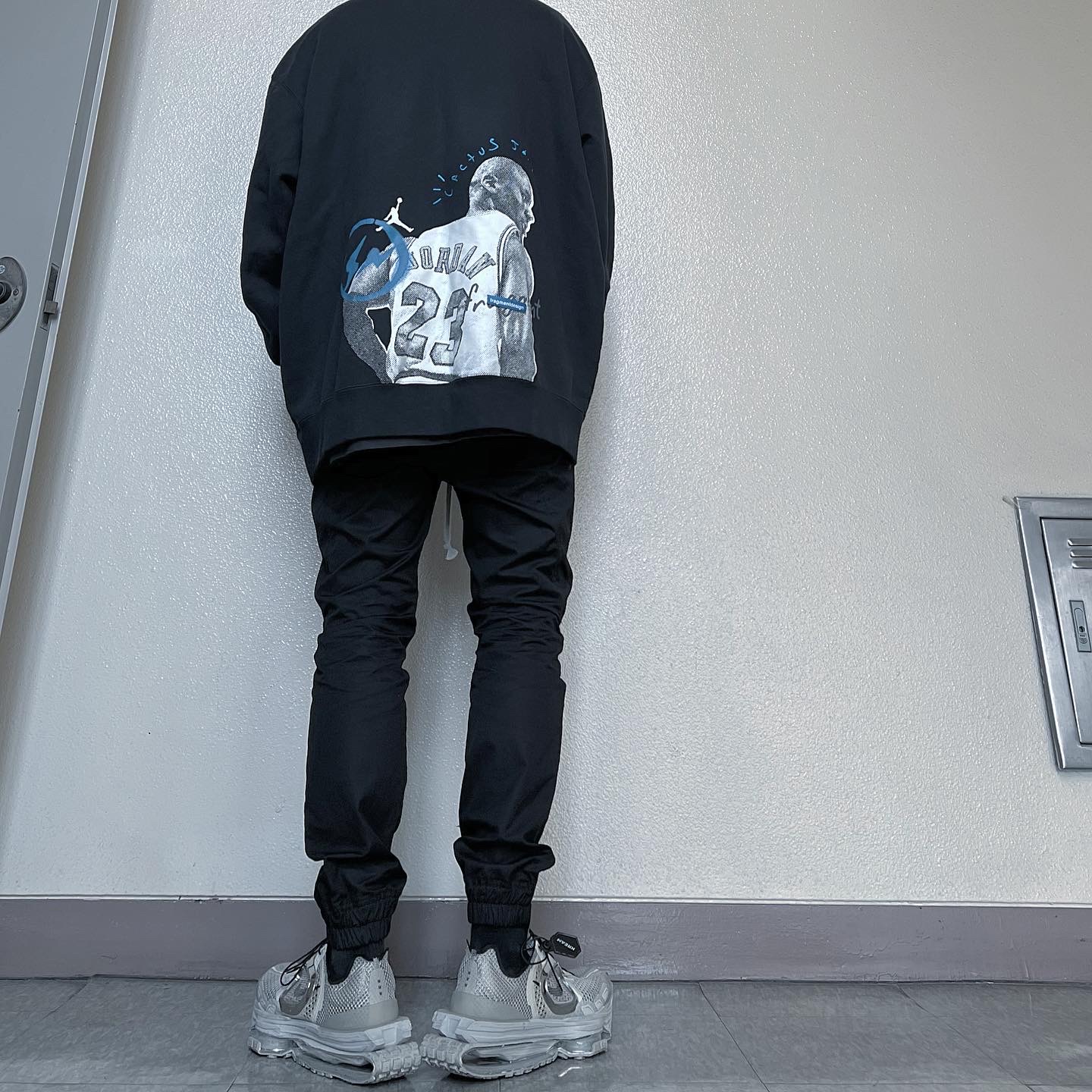 Nike x Matthew M Williams Zoom 004 Stone, Jordan x Travis Scott x Fragment Hoodie Black (DJ0615-010) 착용 스타일 - 2