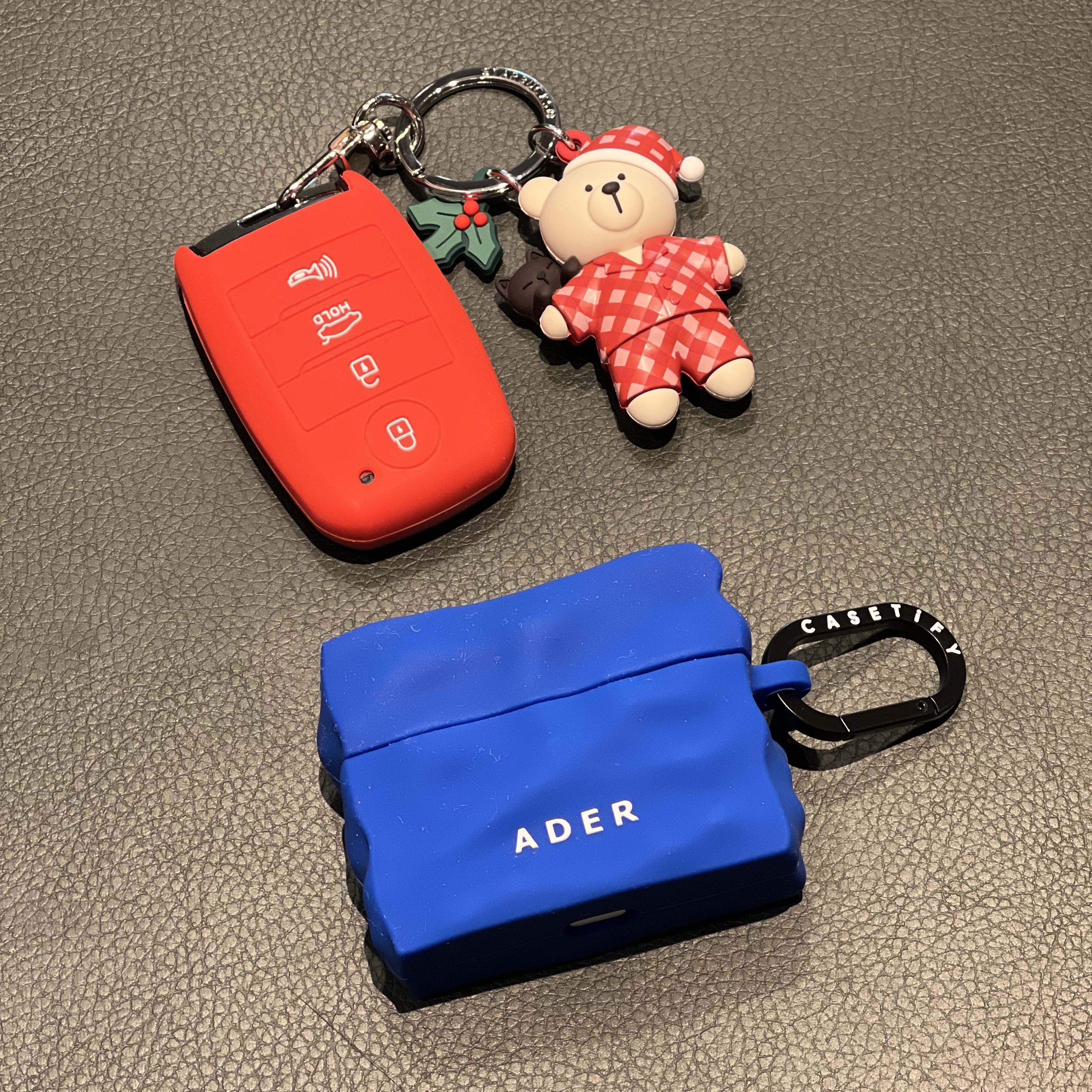 Casetify x Ader Error AirPods Pro Case 착용 스타일