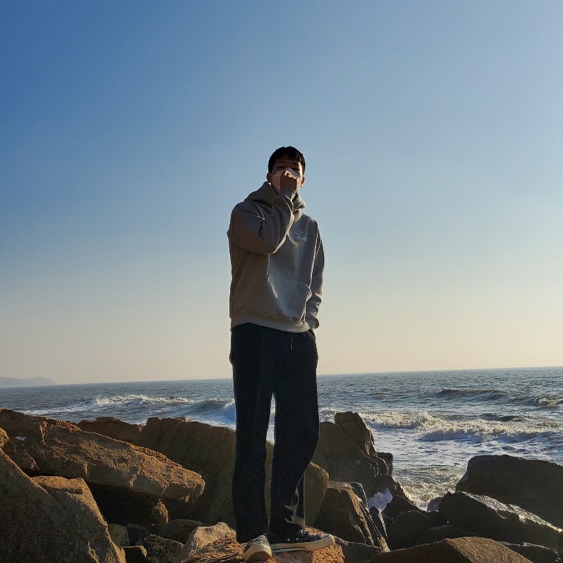 IAB Studio Hoodie Gray - 21SS 착용 스타일