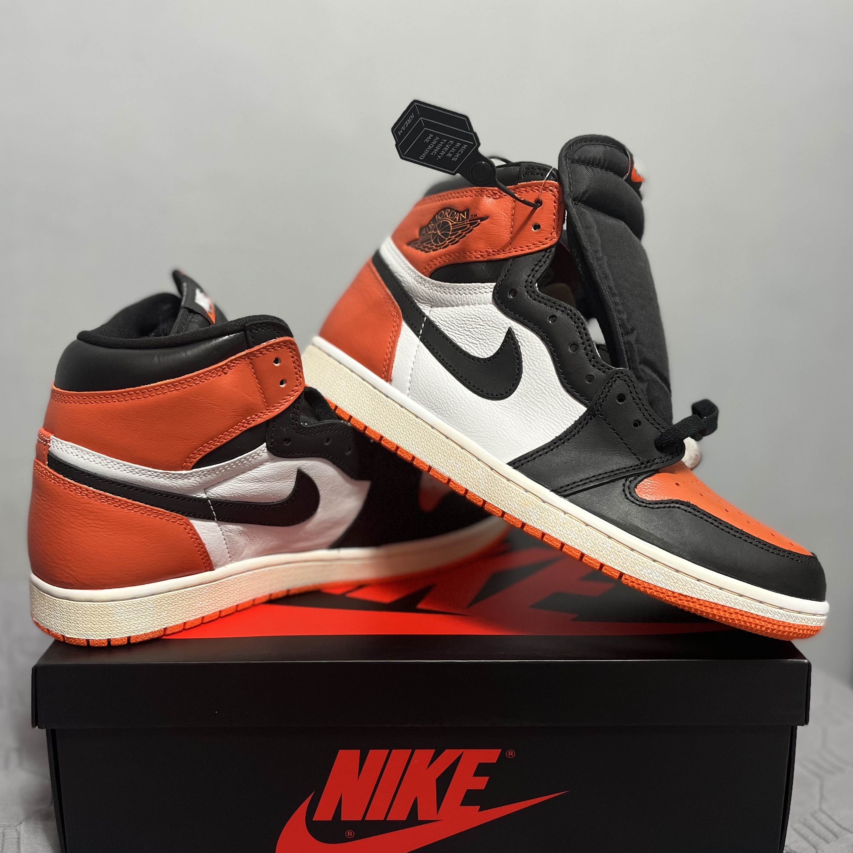 Jordan 1 Retro High OG Electro Orange, (GS) Jordan 1 Retro High OG Electro Orange 착용 스타일