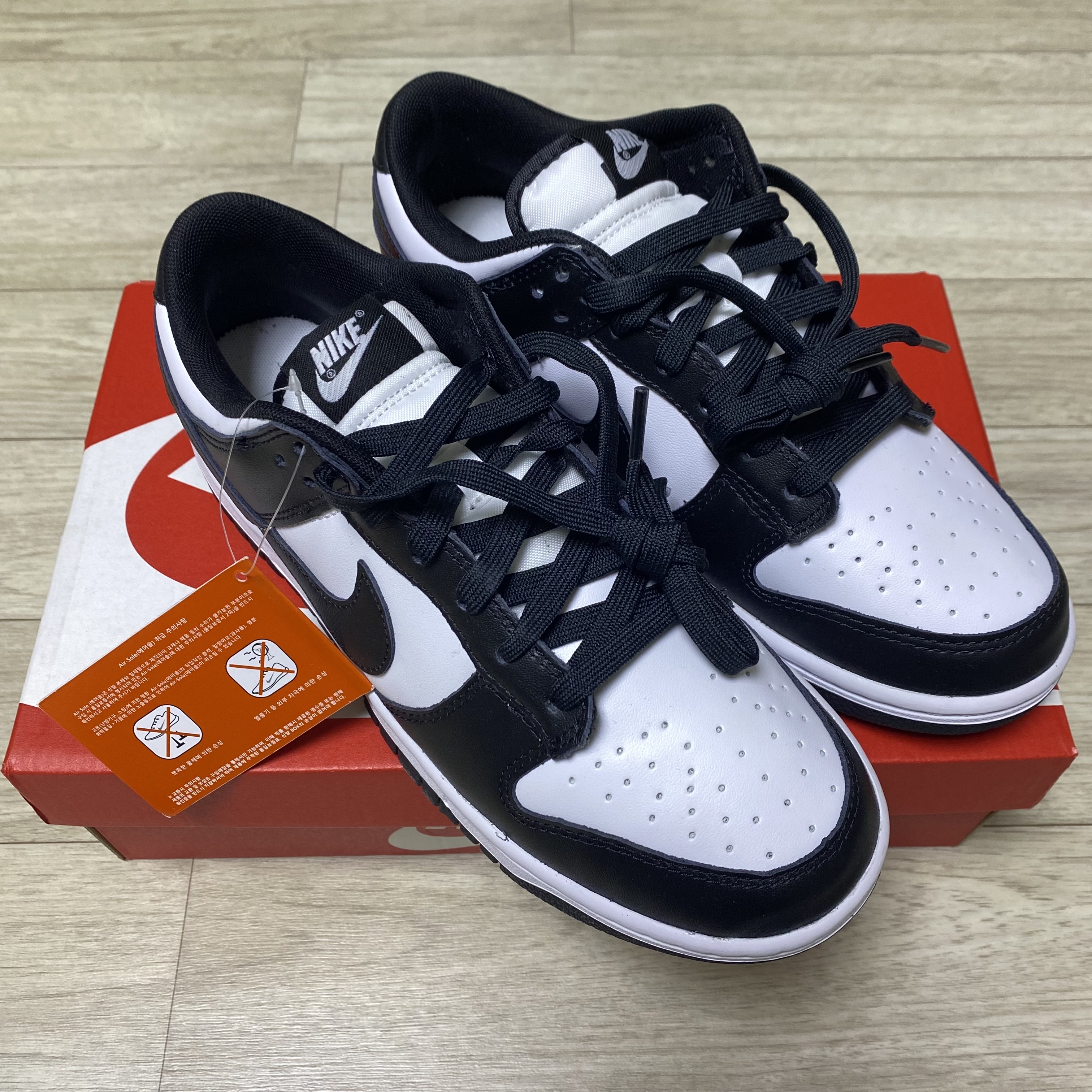Nike Dunk Low Retro Black 착용 스타일