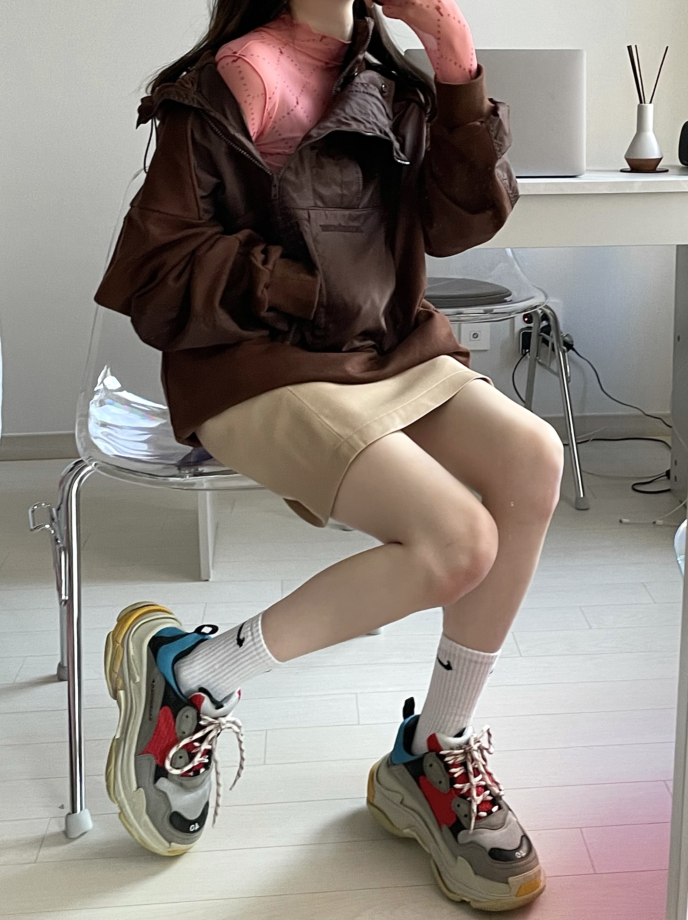 Balenciaga Triple S Grey Red Blue 2018 Reissue, (W) Balenciaga Triple S Sneakers Blue Grey Red 착용 스타일 - 2