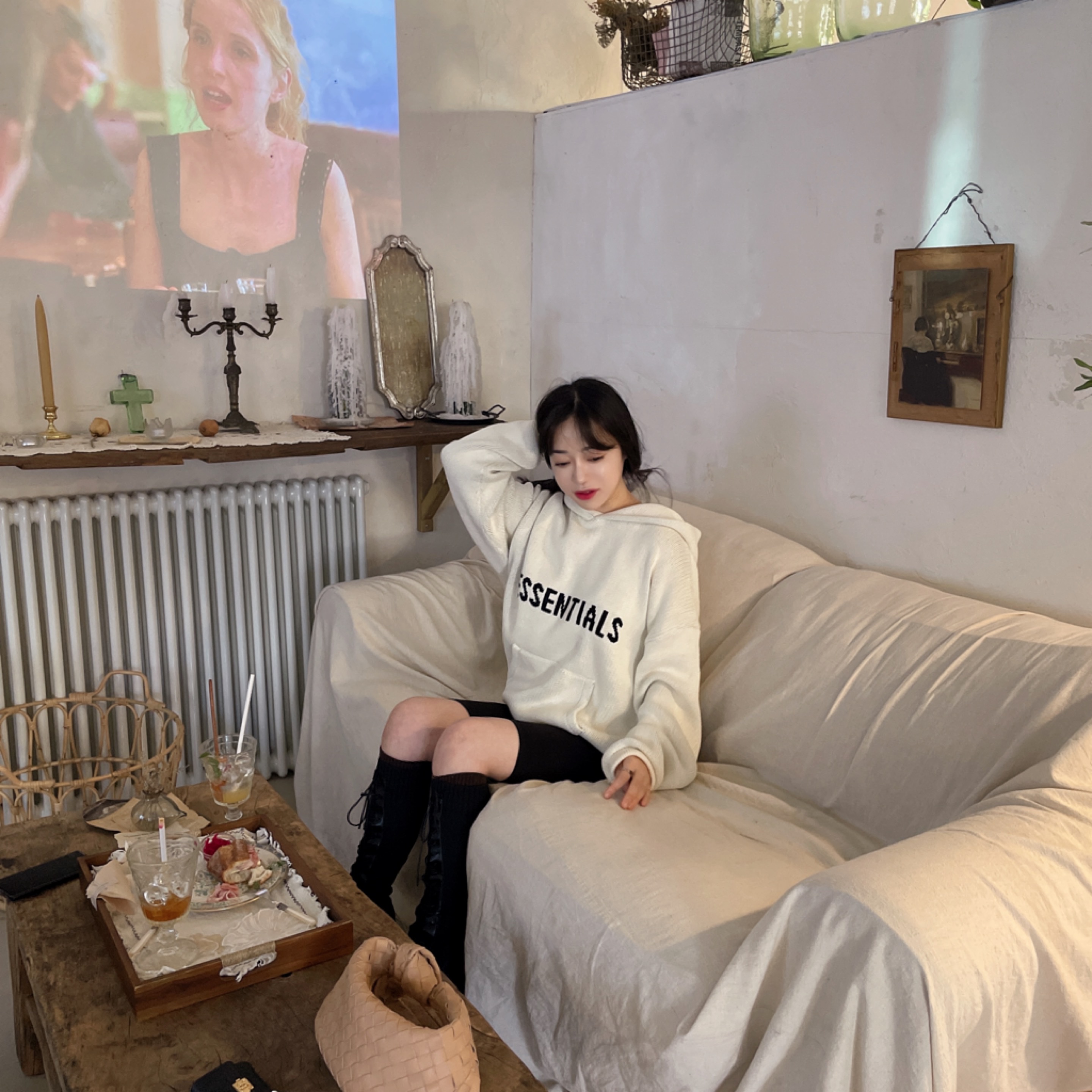 Essentials Pull-Over Hoodie Cream - 21SS 착용 스타일