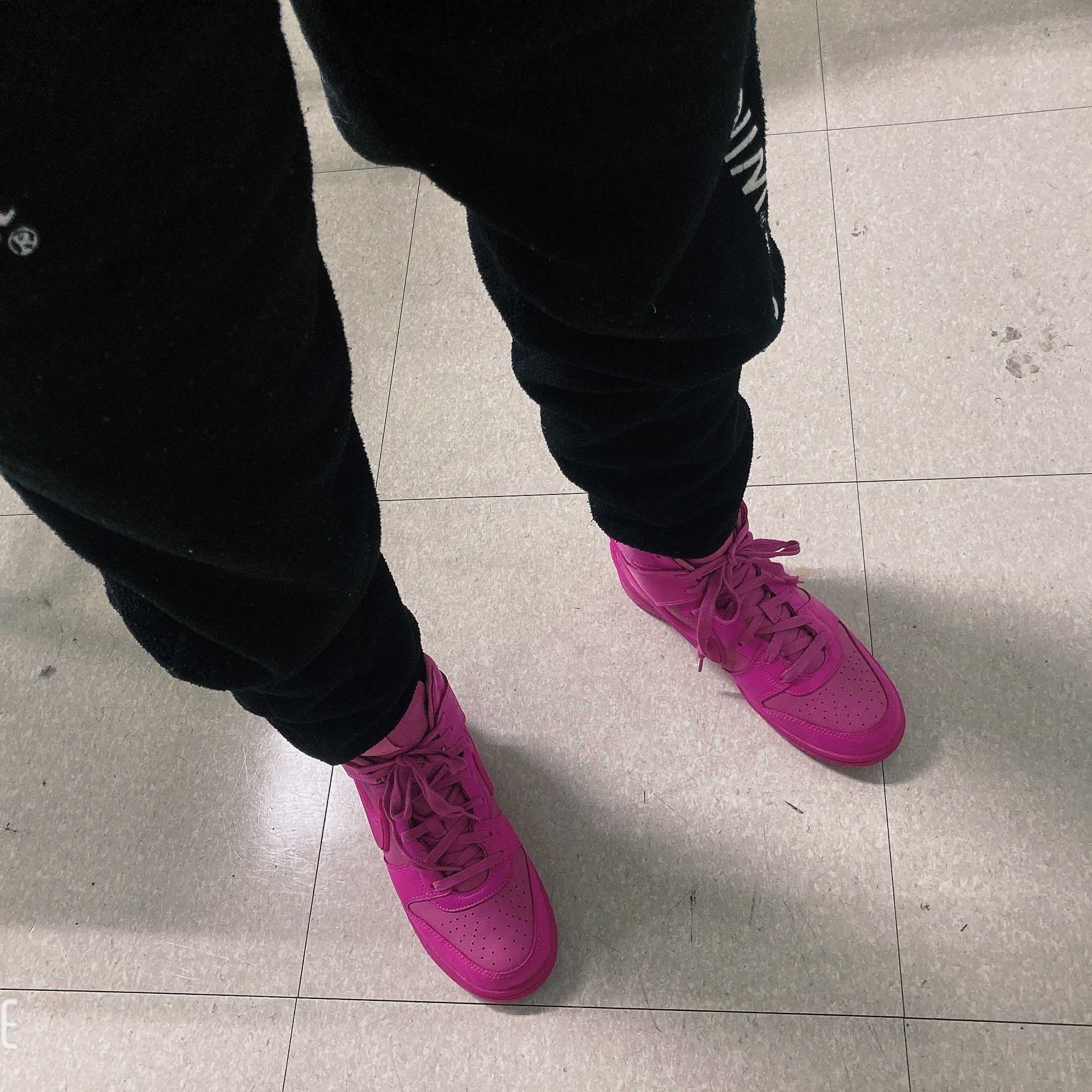 Nike x Ambush Dunk High Cosmic Fuchsia 착용 스타일 - 1