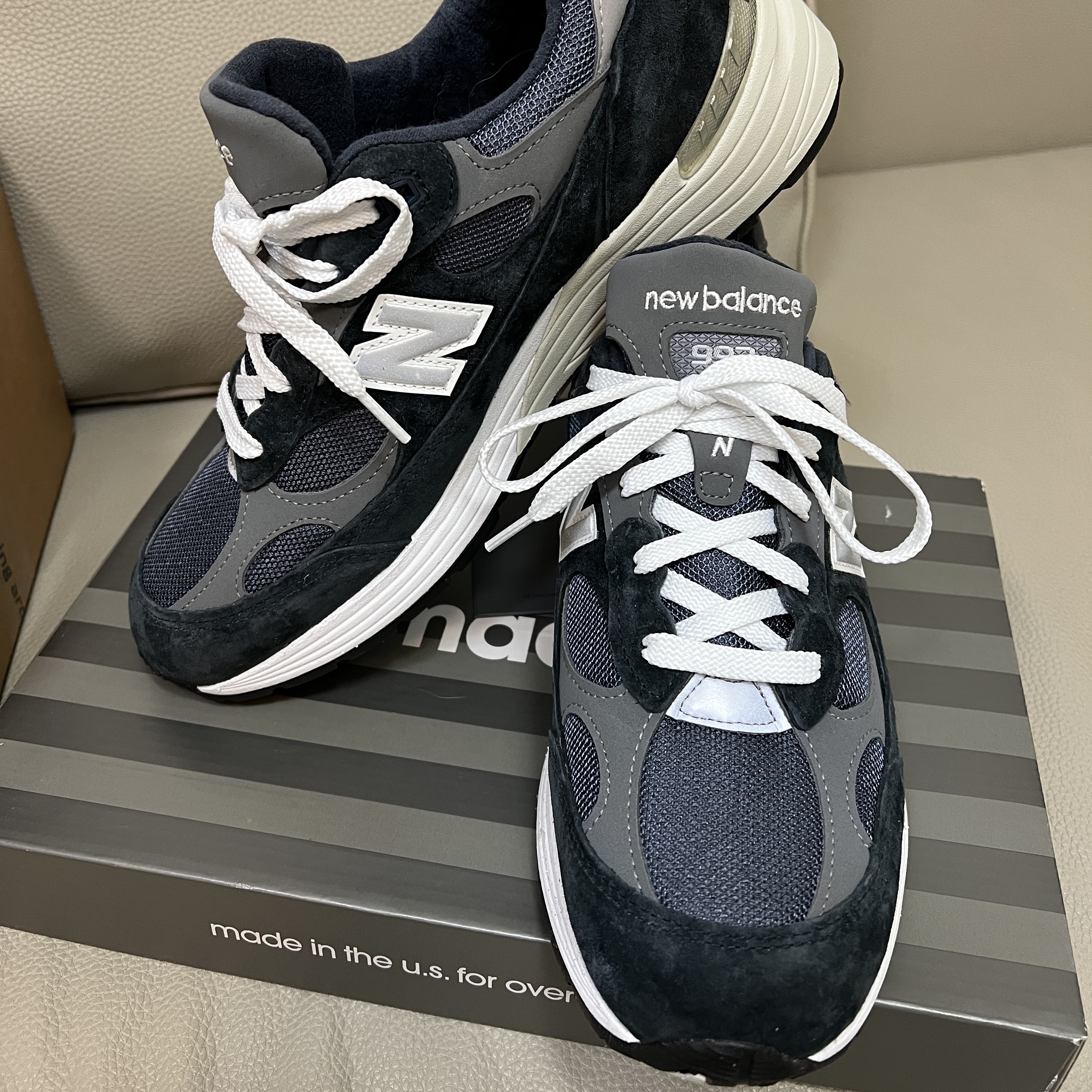 New Balance 992 Made in USA Navy 착용 스타일 - 2