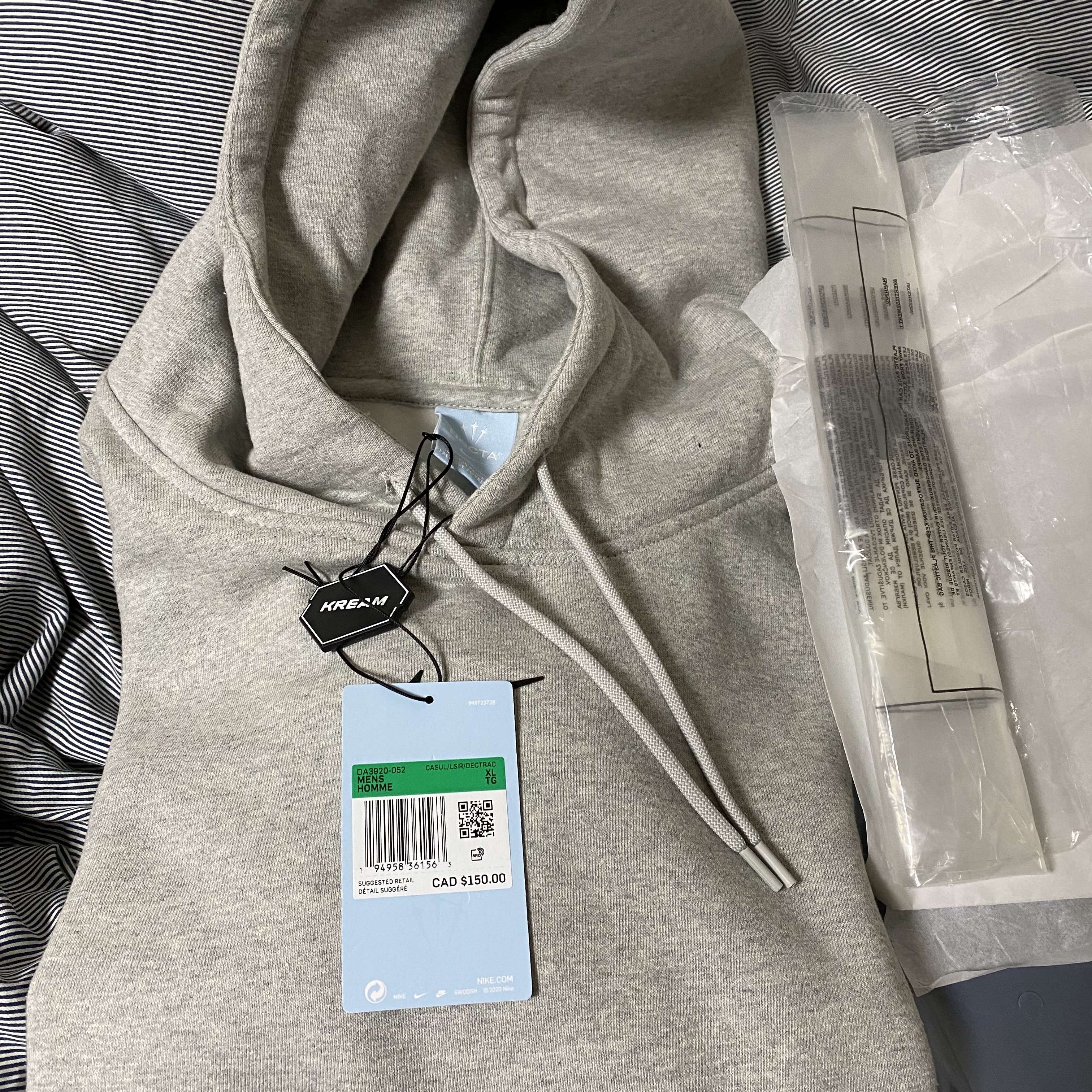 Nike x Drake Nocta Cardinal Stock Essential Hoodie Grey - US/EU 착용 스타일 - 1
