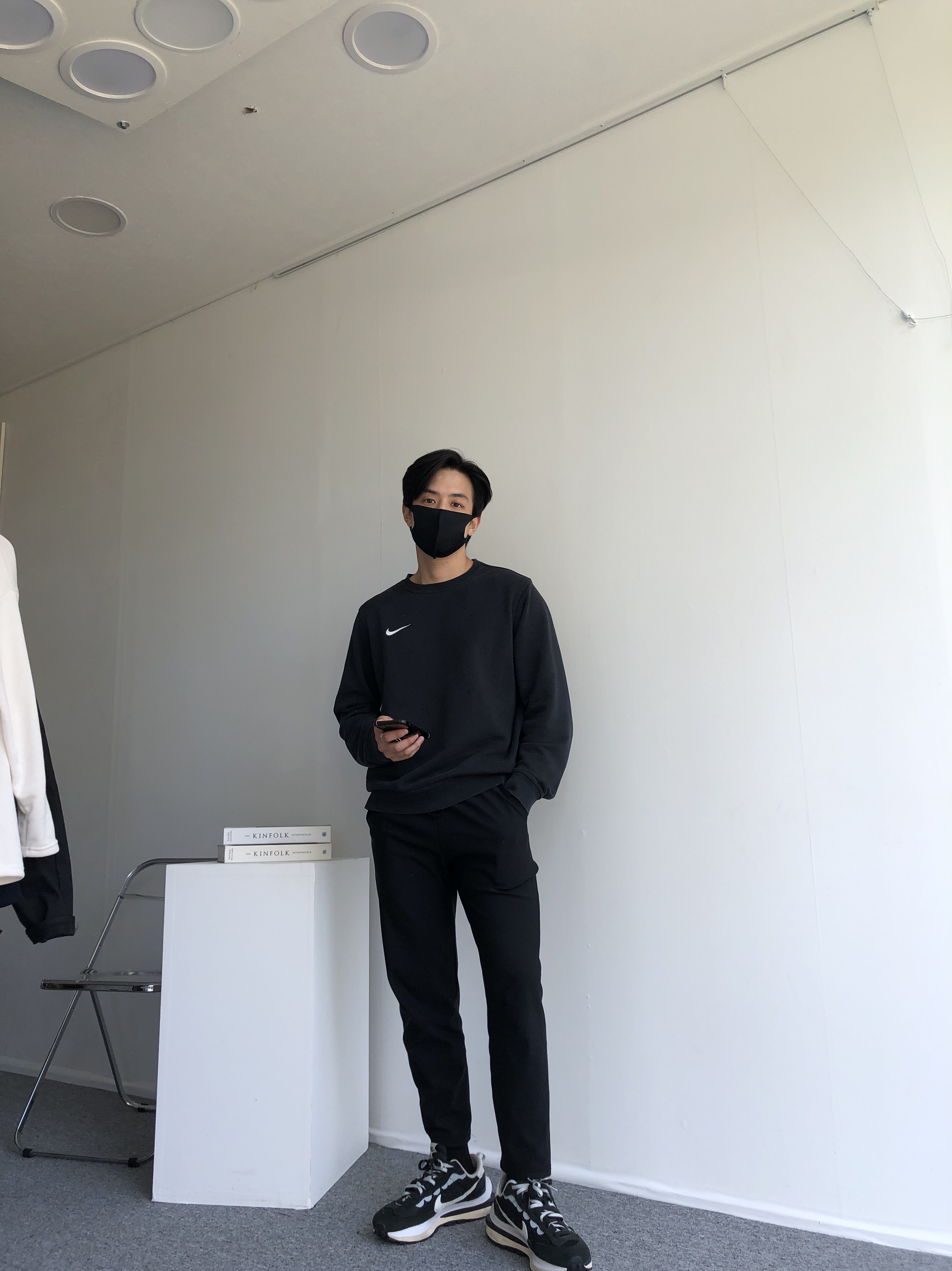 Nike x Sacai VaporWaffle Black White 착용 스타일 - 2