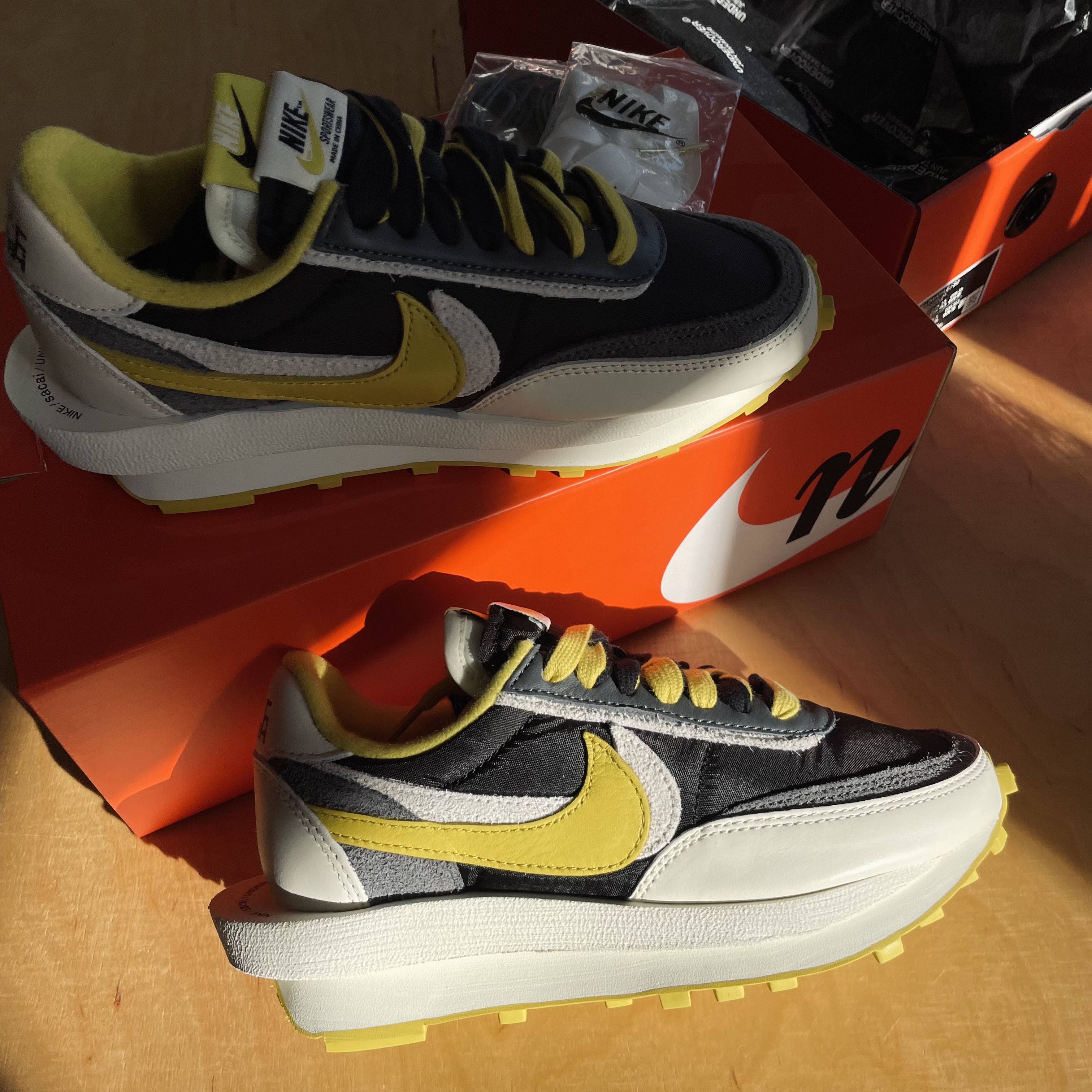 Nike x Sacai x Undercover LDWaffle Black Bright Citron 착용 스타일