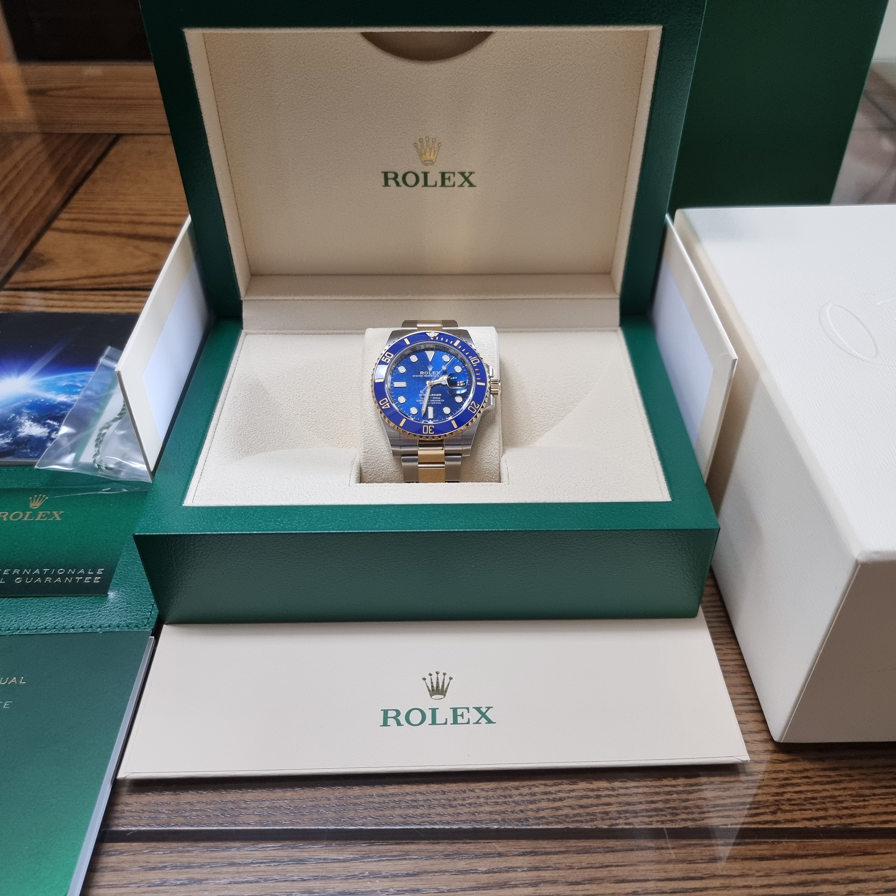 Rolex Submariner Date 41mm 126613LB Royal Blue Oyster 착용 스타일 - 1
