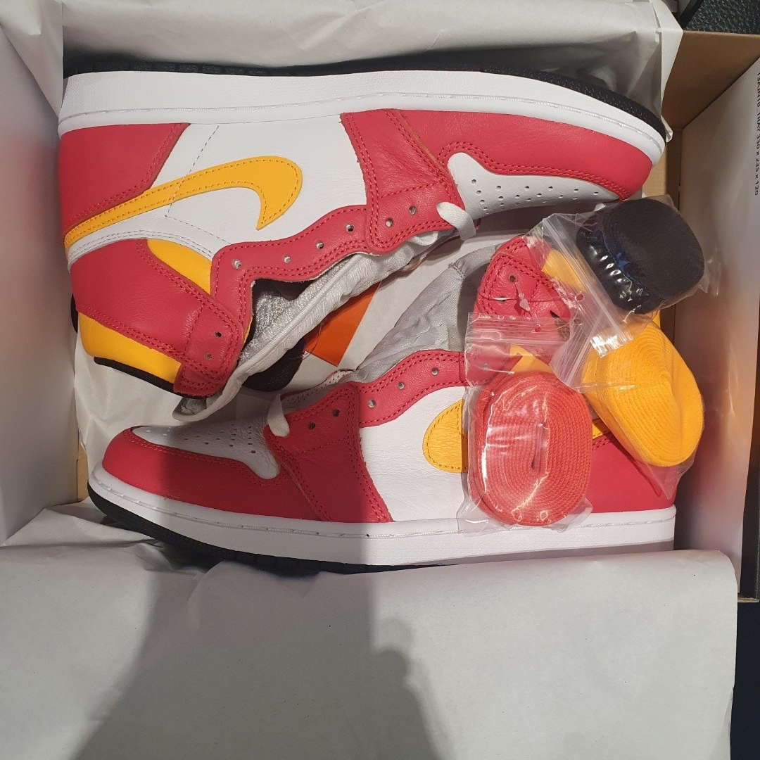 Jordan 1 Retro High OG Light Fusion Red 착용 스타일