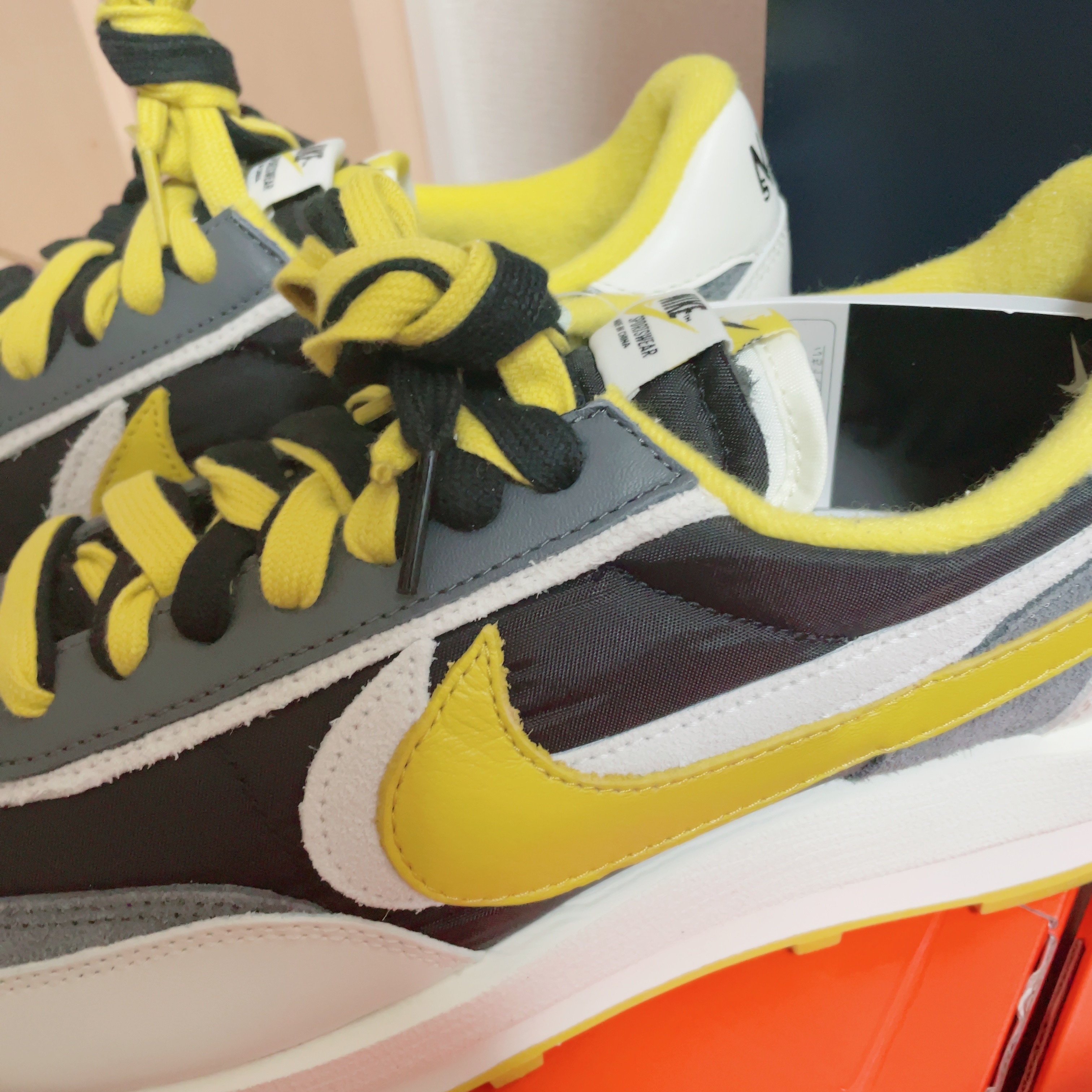 Nike x Sacai x Undercover LDWaffle Black Bright Citron, Nike x Sacai x Undercover LDWaffle Night Maroon Team Royal 착용 스타일 - 2