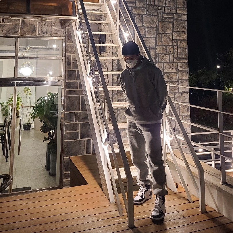 Jordan 1 Retro High OG CO.JP Midnight Navy, (GS) Jordan 1 Retro High OG CO.JP Midnight Navy 착용 스타일 - 1