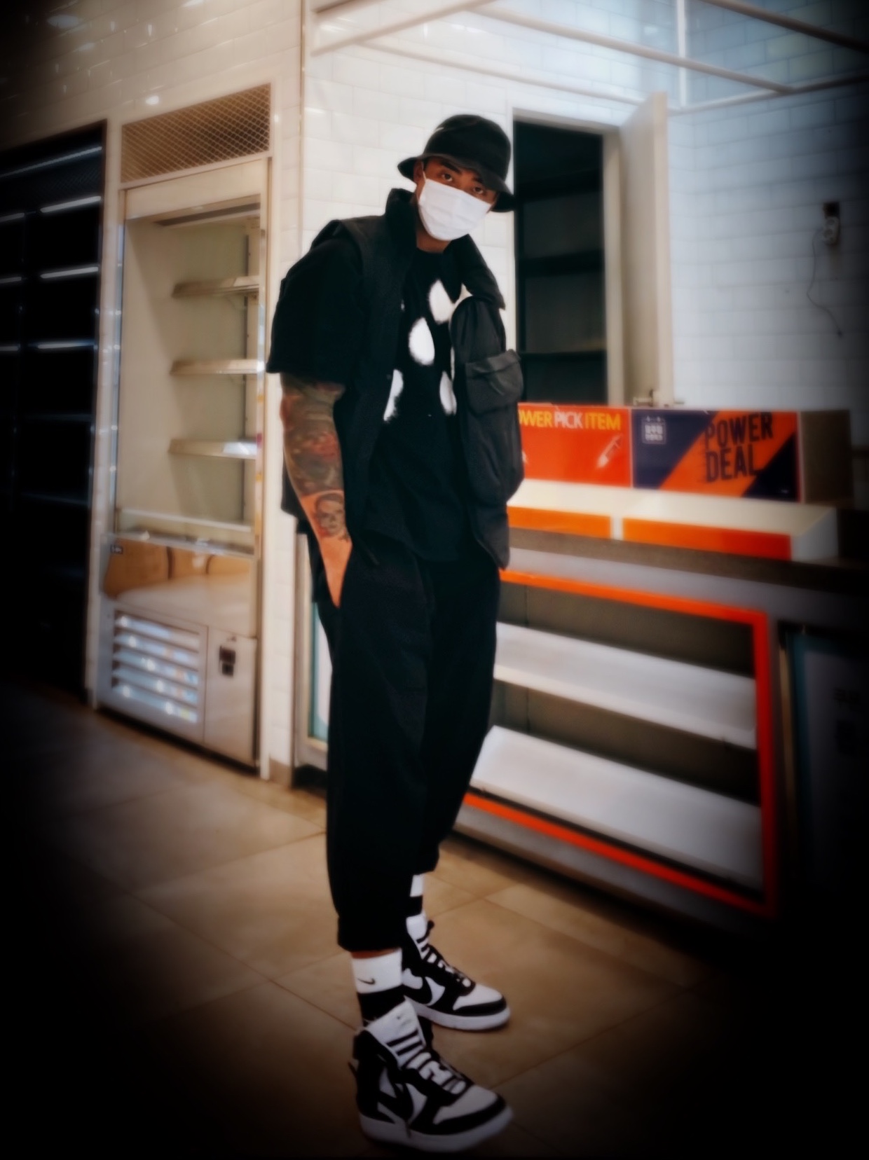 Nike x Sacai x Jean Paul Gaultier VaporWaffle Black White, Supreme x Nike Lightweight Crew Socks Black (1 Pack) 착용 스타일 - 5