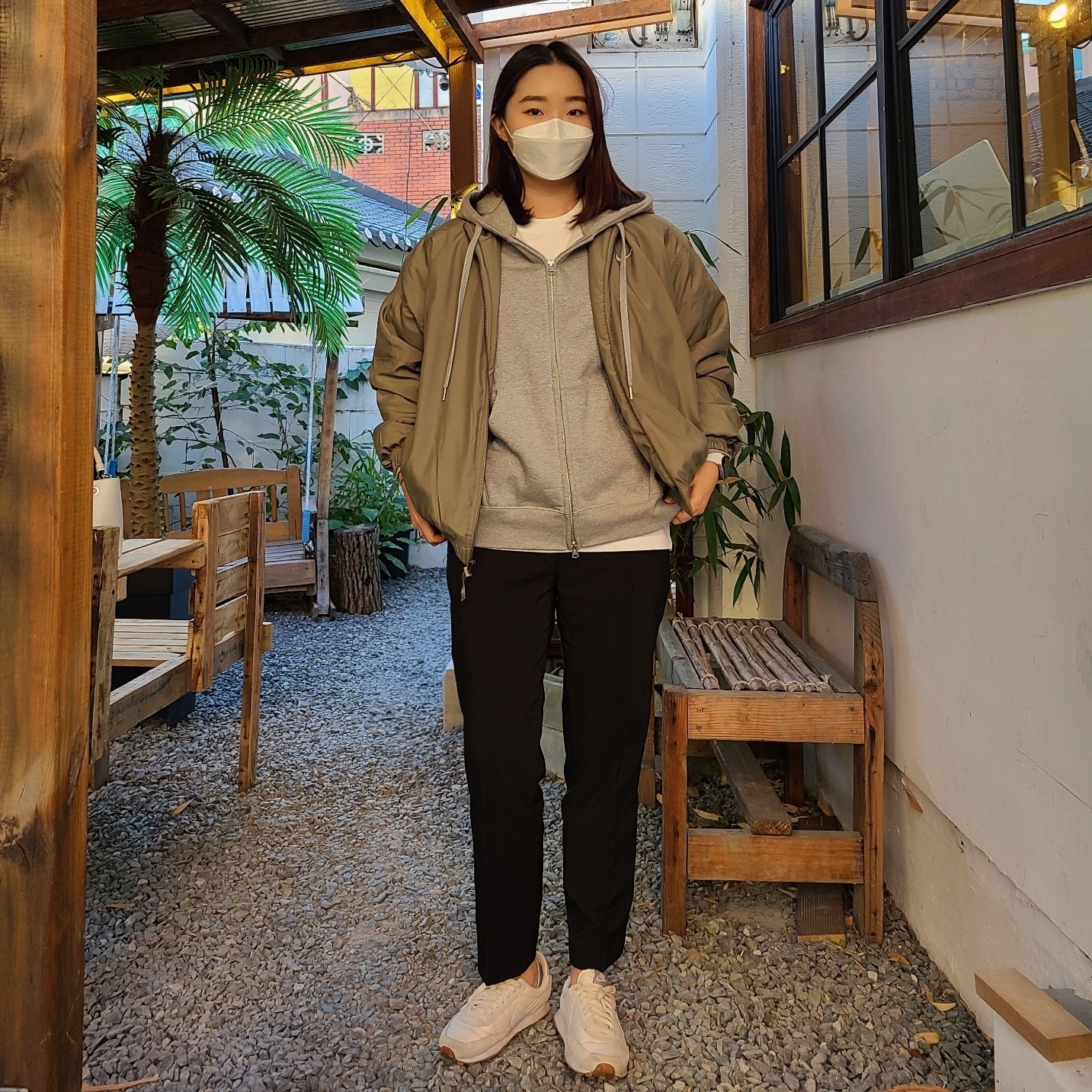 Nike NRG Solo Swoosh Satin Bomber Jacket Light Army - Asia, (W) Nike Daybreak Summit White 착용 스타일