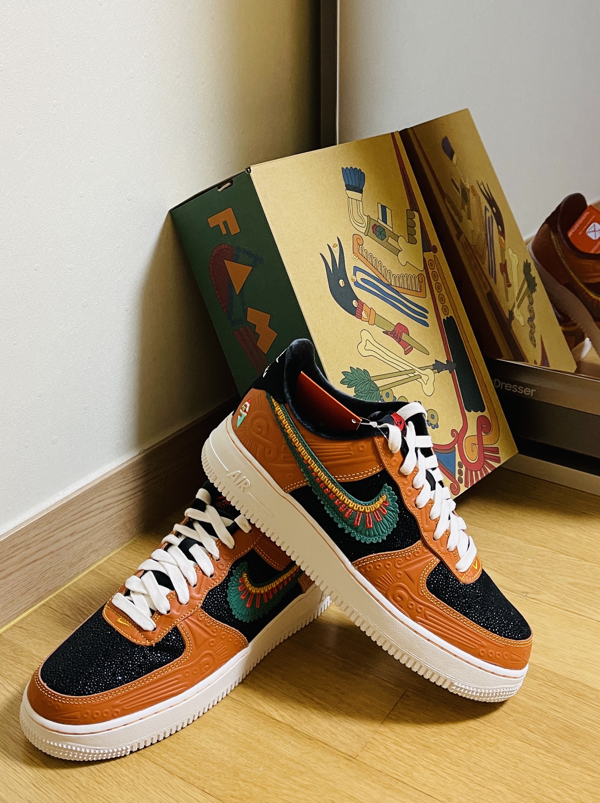 Nike Air Force 1 '07 LX Siempre Familia 착용 스타일 - 1