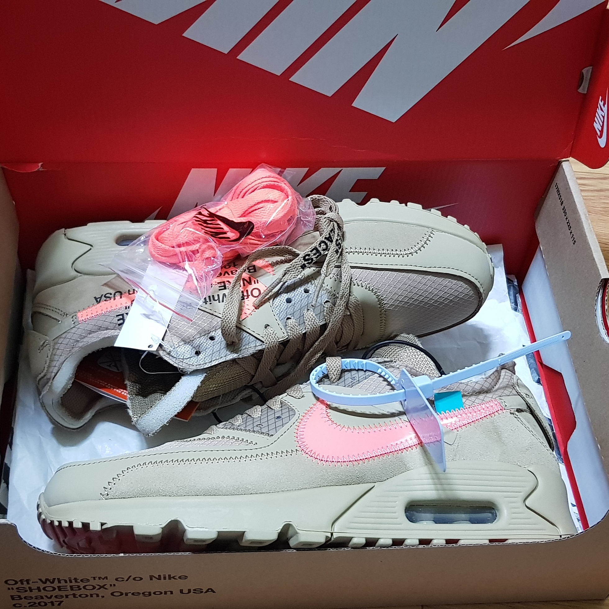 Nike x Off-White Air Max 90 V2 Desert Ore 착용 스타일 - 3