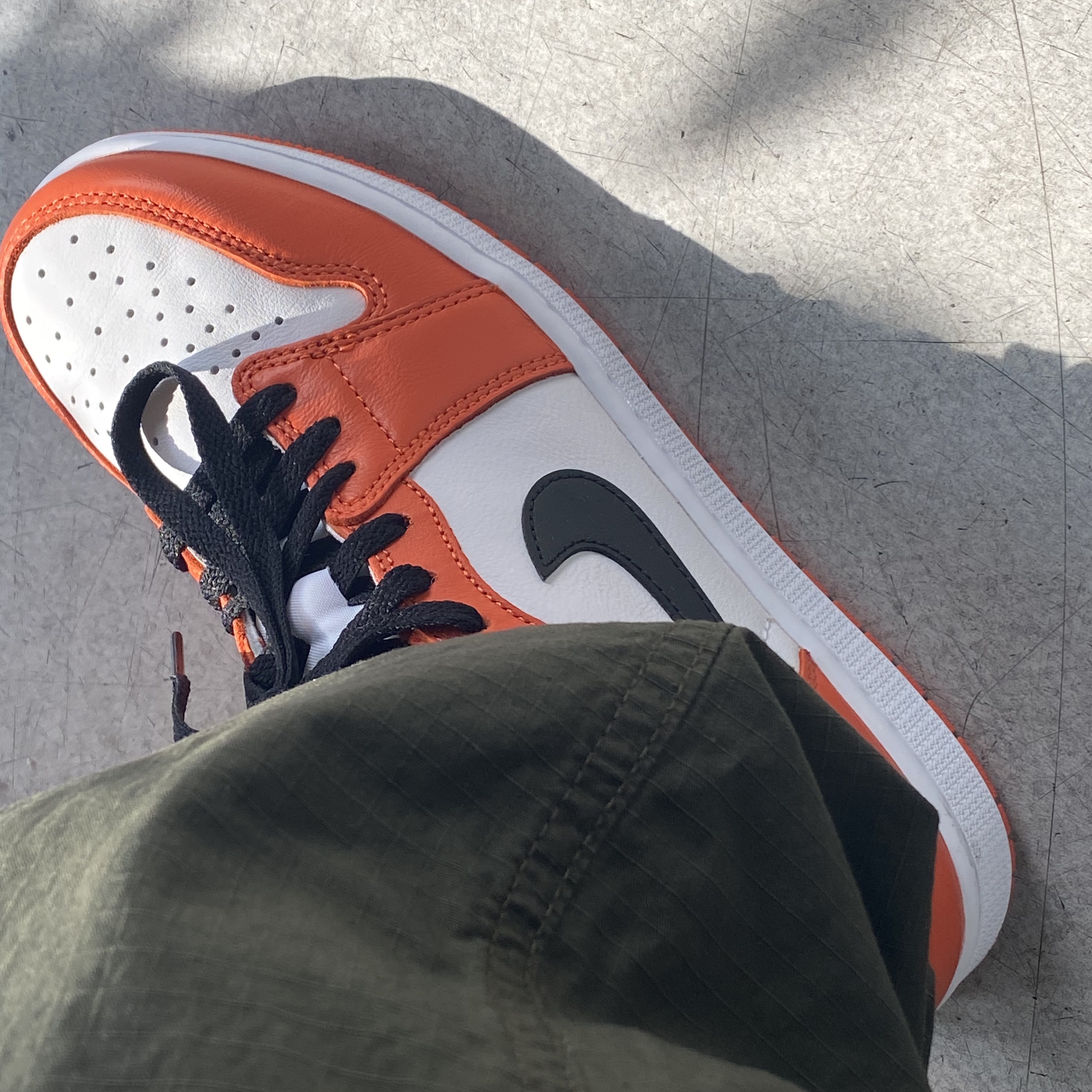 Jordan 1 Low OG Starfish 착용 스타일