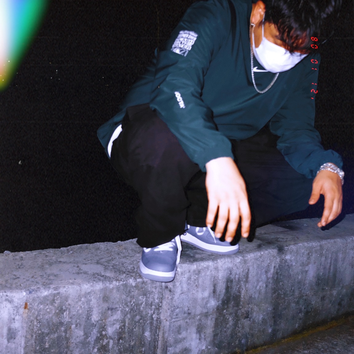 Nike Air Force 1 Mid QS NYC Cool Grey, Nike x Drake Nocta Golf Crewneck Top Green - US/EU 착용 스타일