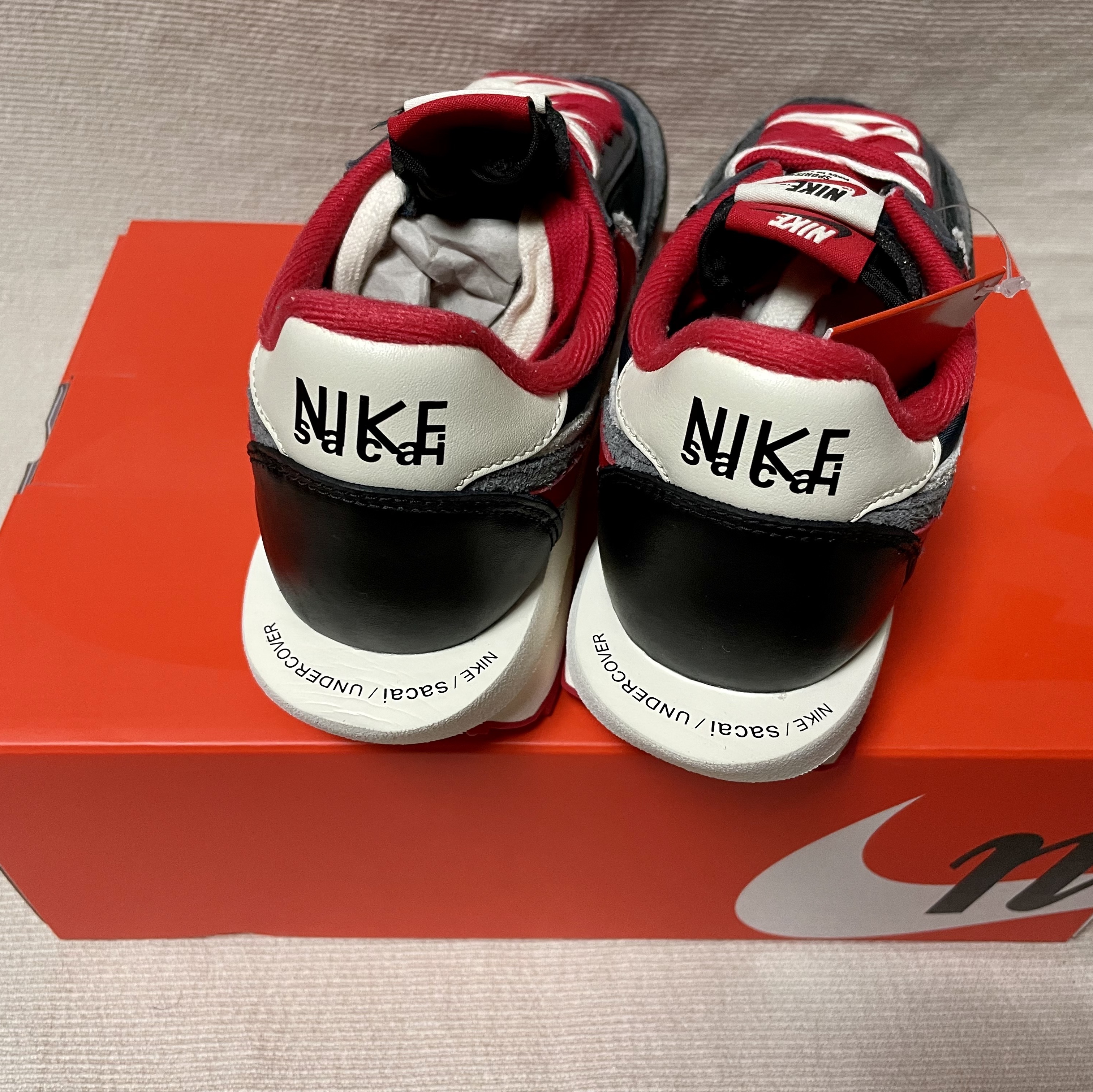 Nike x Sacai x Undercover LDWaffle Midnight Spruce University Red 착용 스타일 - 2