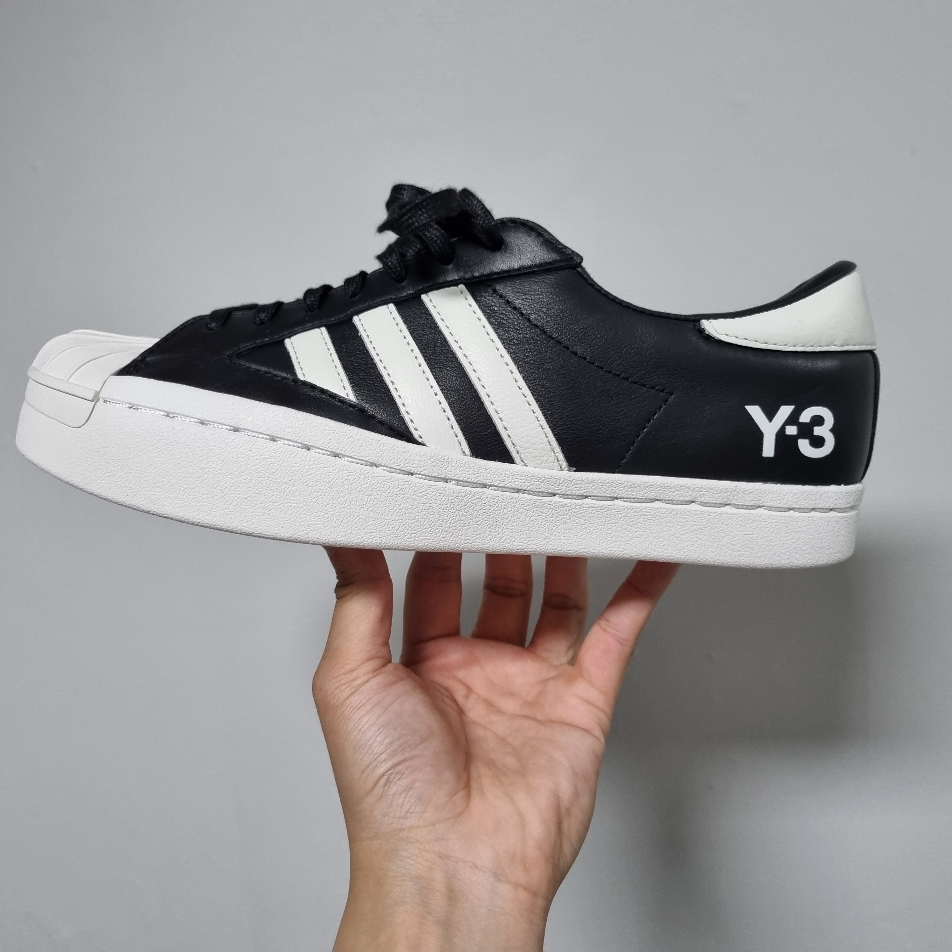 Y-3 Yohji Star Black White 착용 스타일 - 1