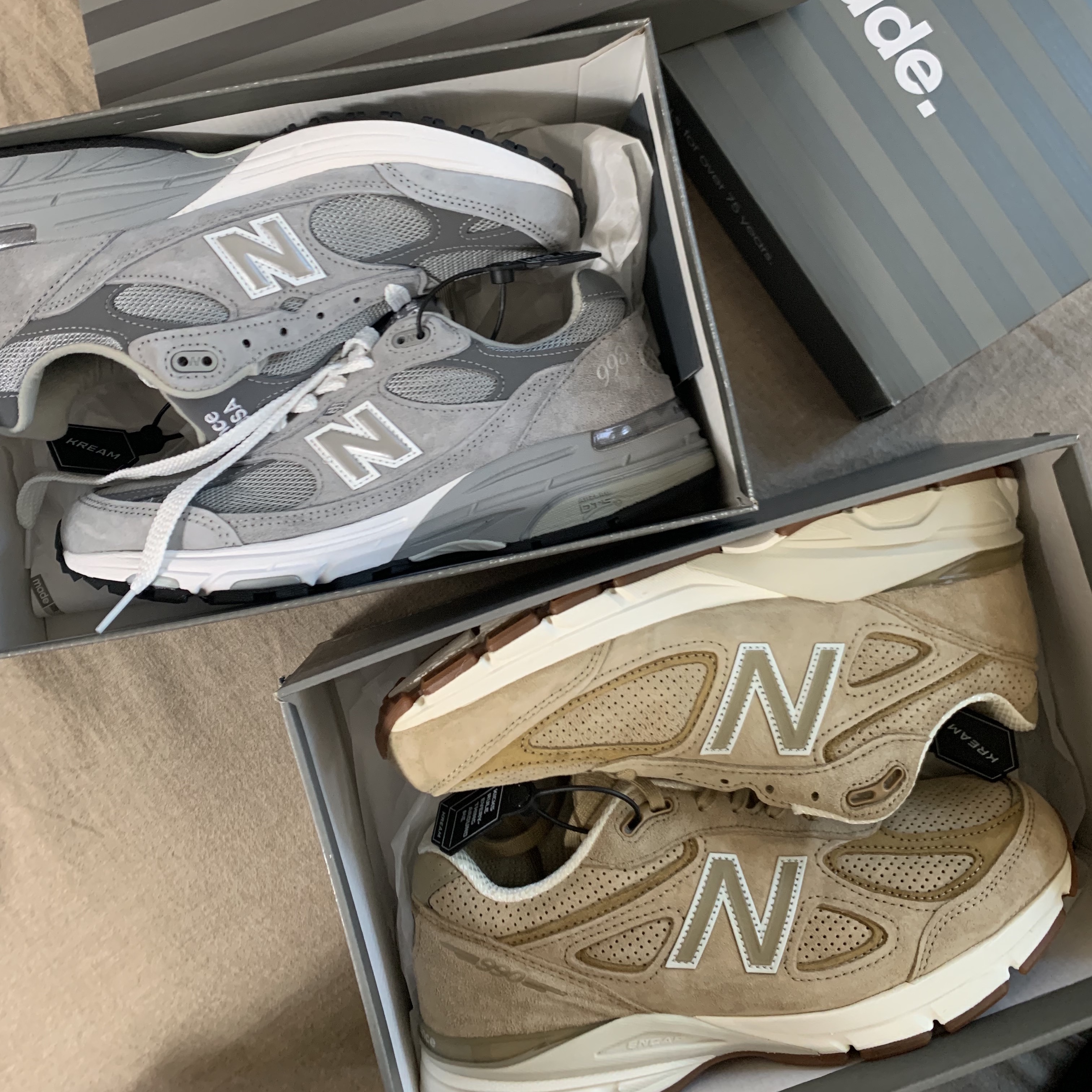 New Balance 993 Made in USA Grey - D Standard, New Balance 990v4 Made in USA Hemp Linseed 착용 스타일 - 1