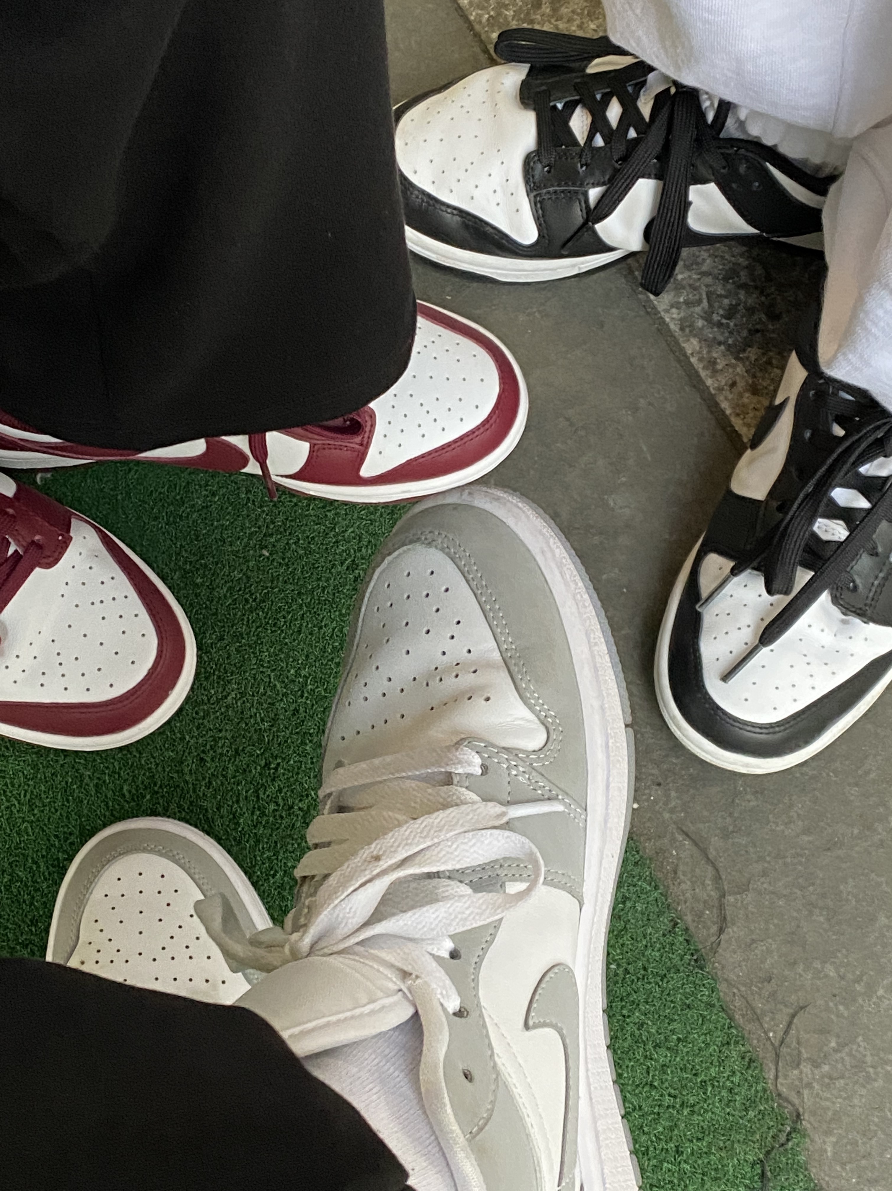 (W) Jordan 1 Low White Wolf Grey, (W) Nike Dunk Low Bordeaux 착용 스타일 - 2