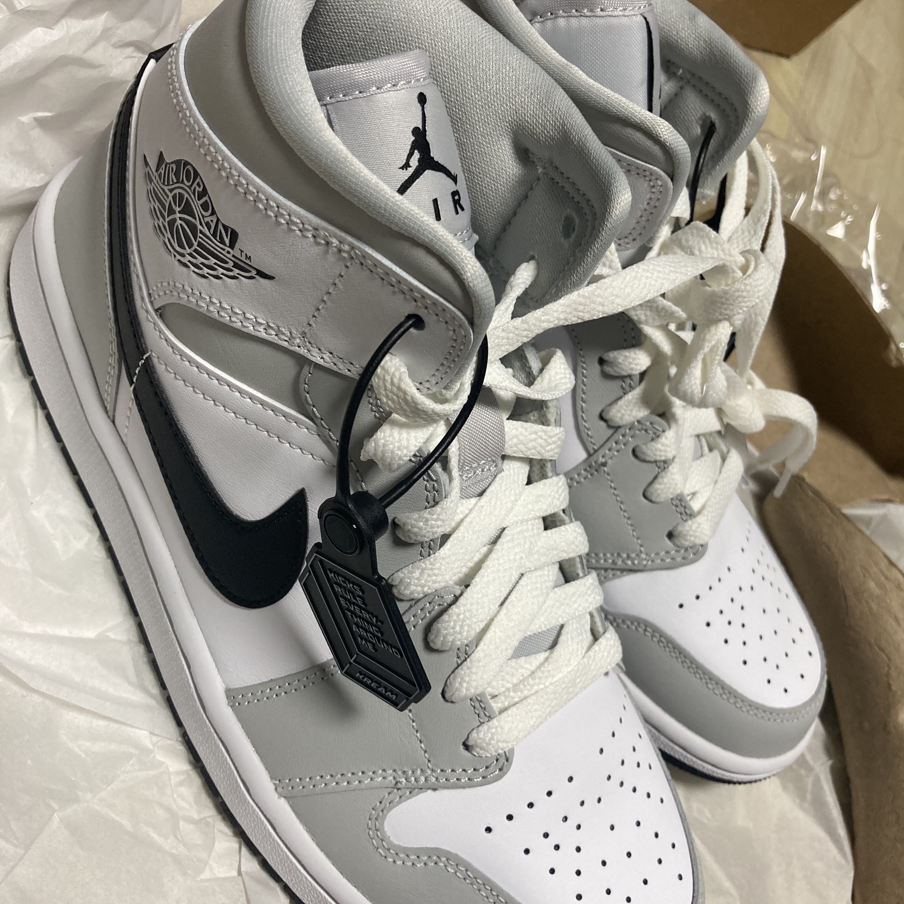 (W) Jordan 1 Mid Grey Fog 착용 스타일 - 2