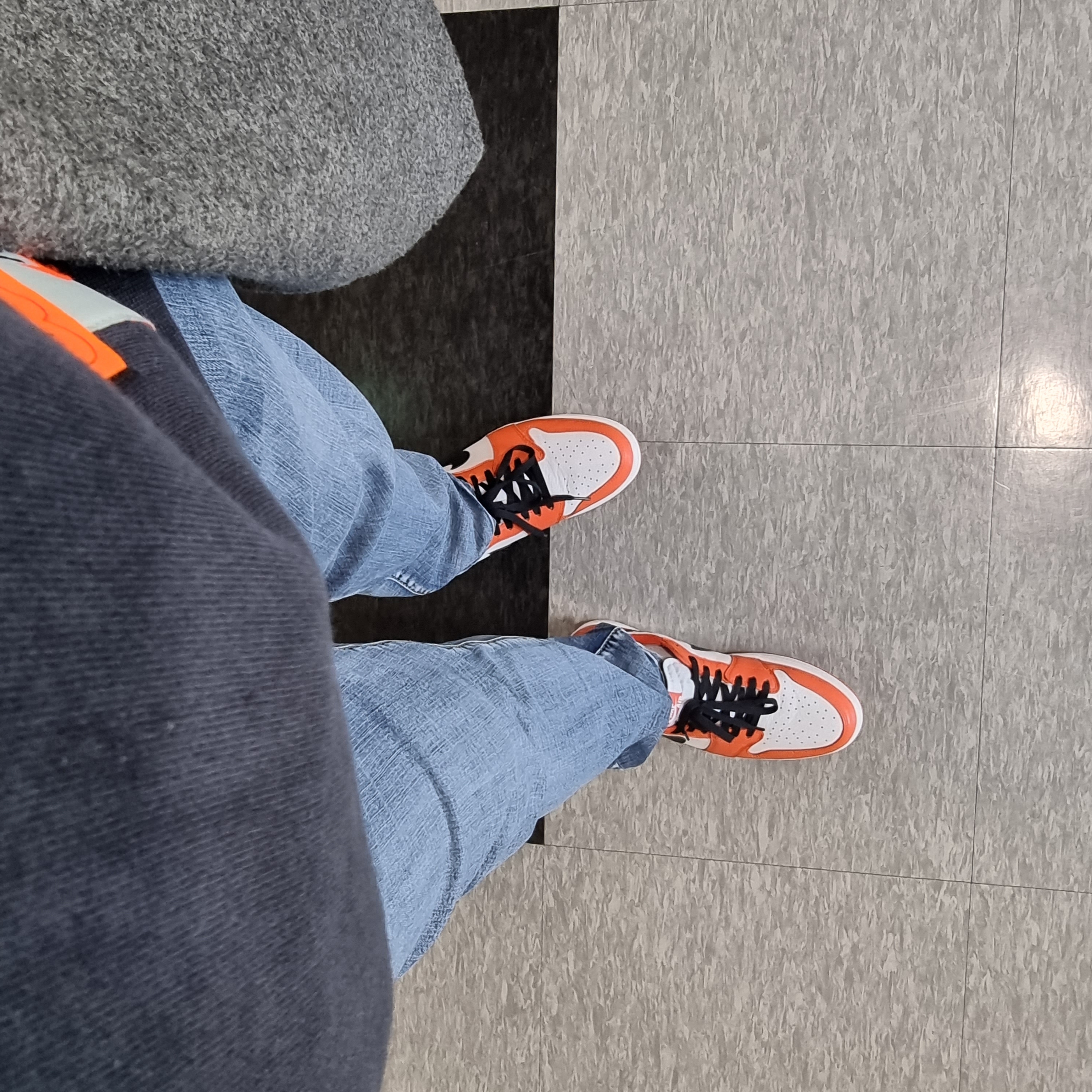Jordan 1 Low OG Starfish 착용 스타일 - 2