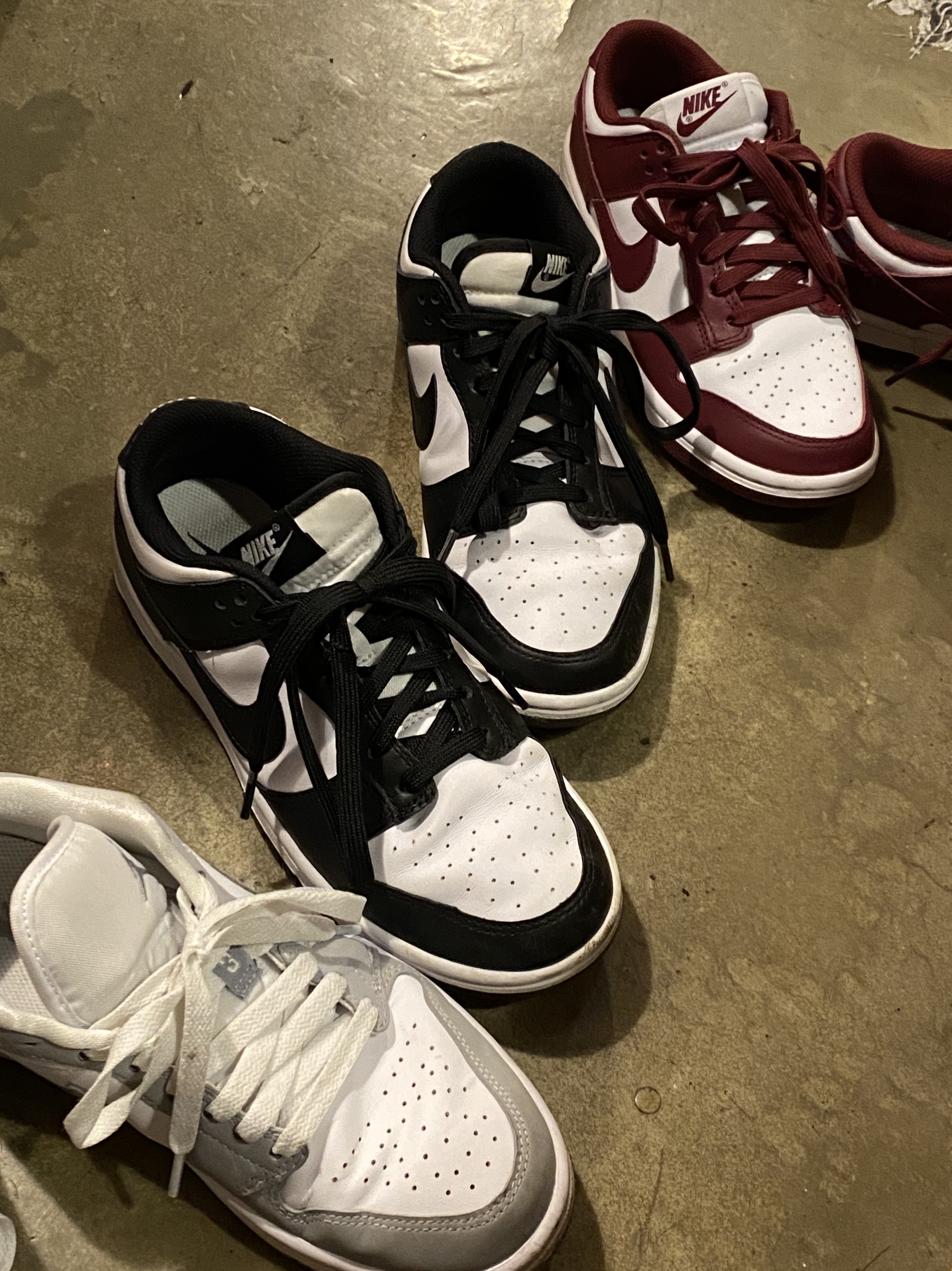 (W) Jordan 1 Low White Wolf Grey, (W) Nike Dunk Low Bordeaux 착용 스타일 - 1