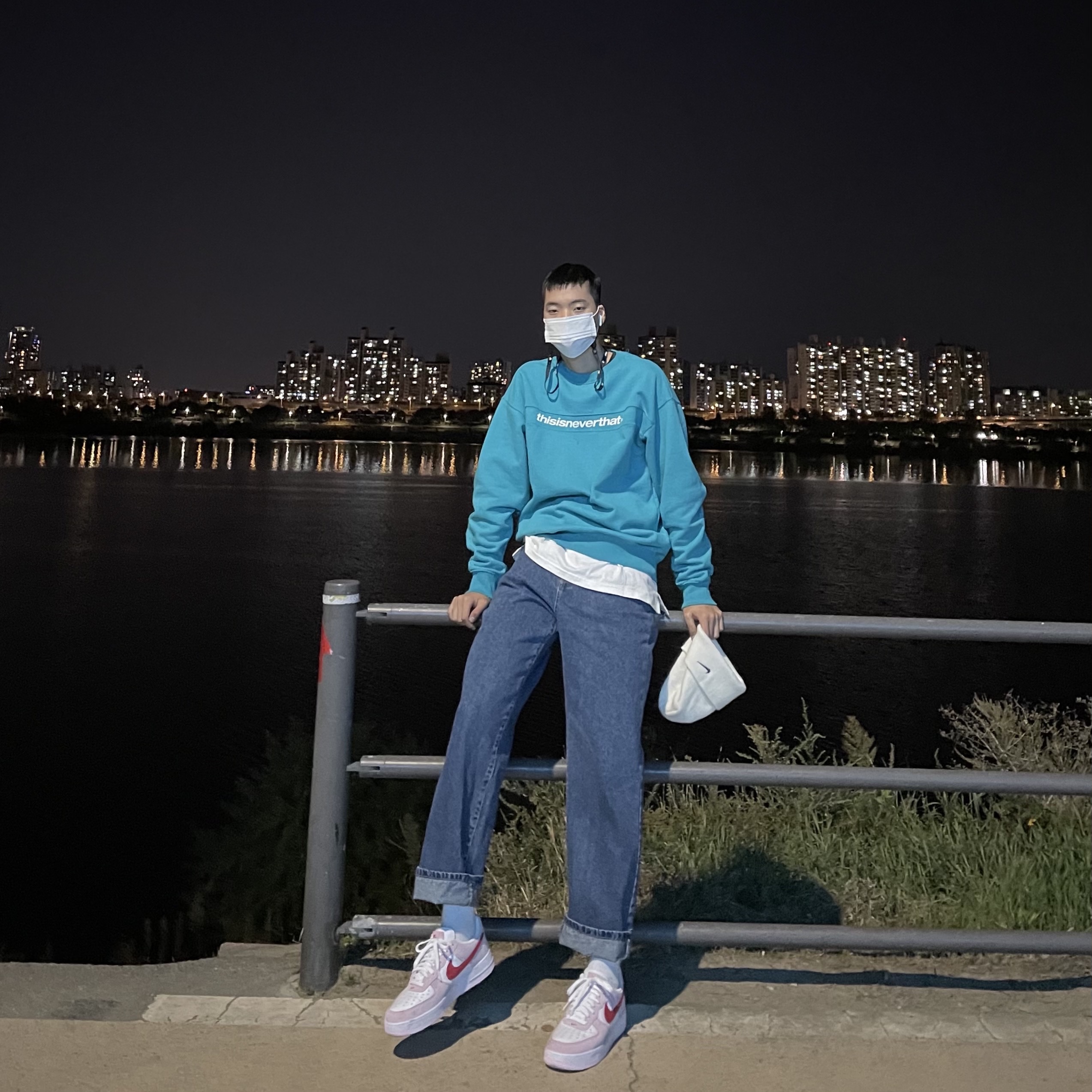 Nike Air Force 1 '07 QS Valentine's Day 착용 스타일 - 2