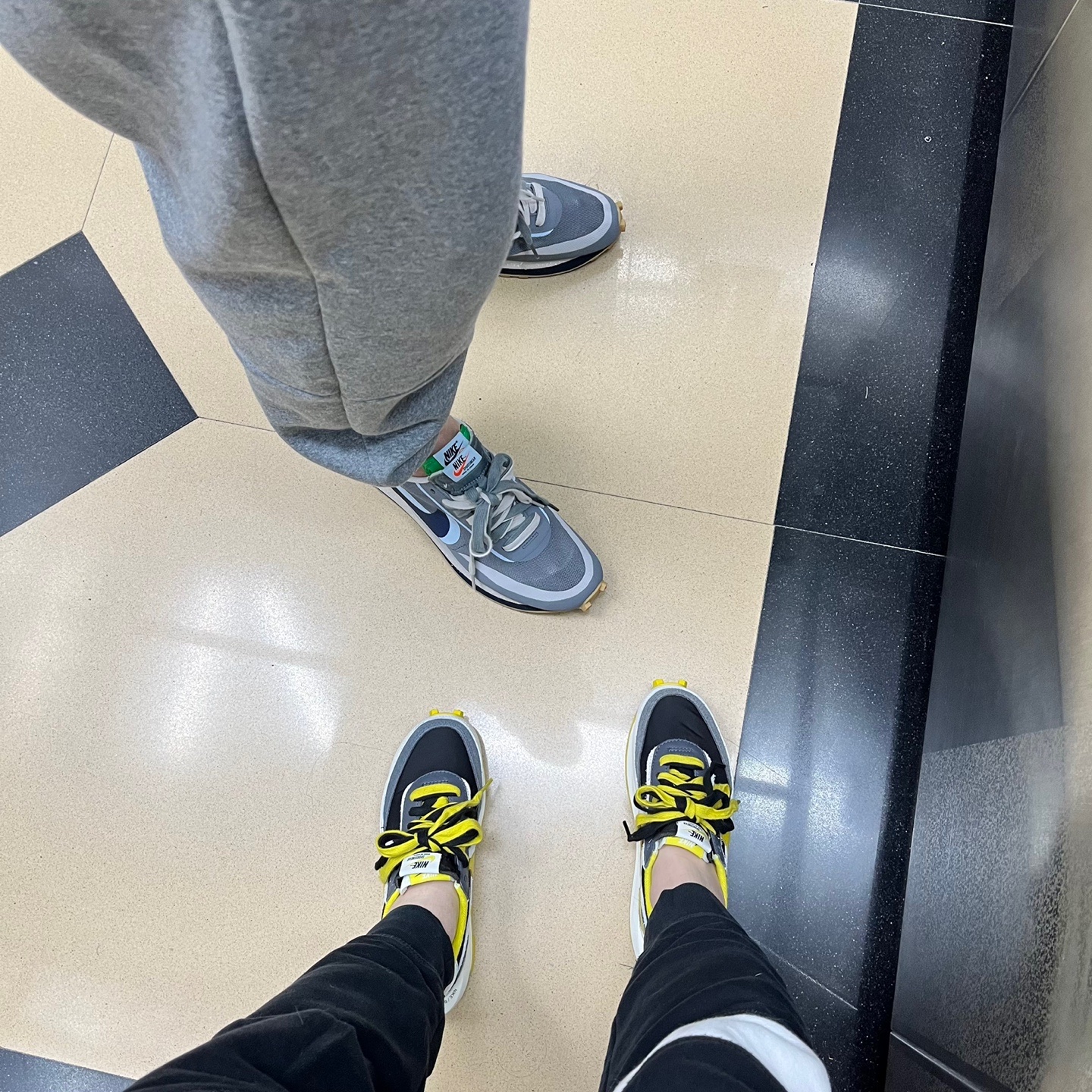 Nike x Sacai x Undercover LDWaffle Black Bright Citron 착용 스타일 - 3