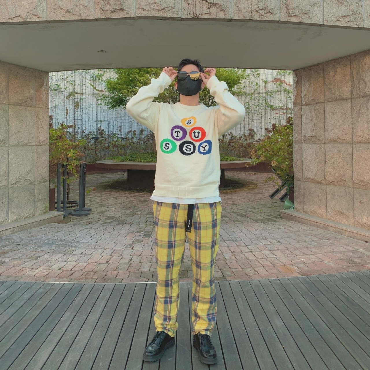 Stussy Billiard Sweater Natural 착용 스타일
