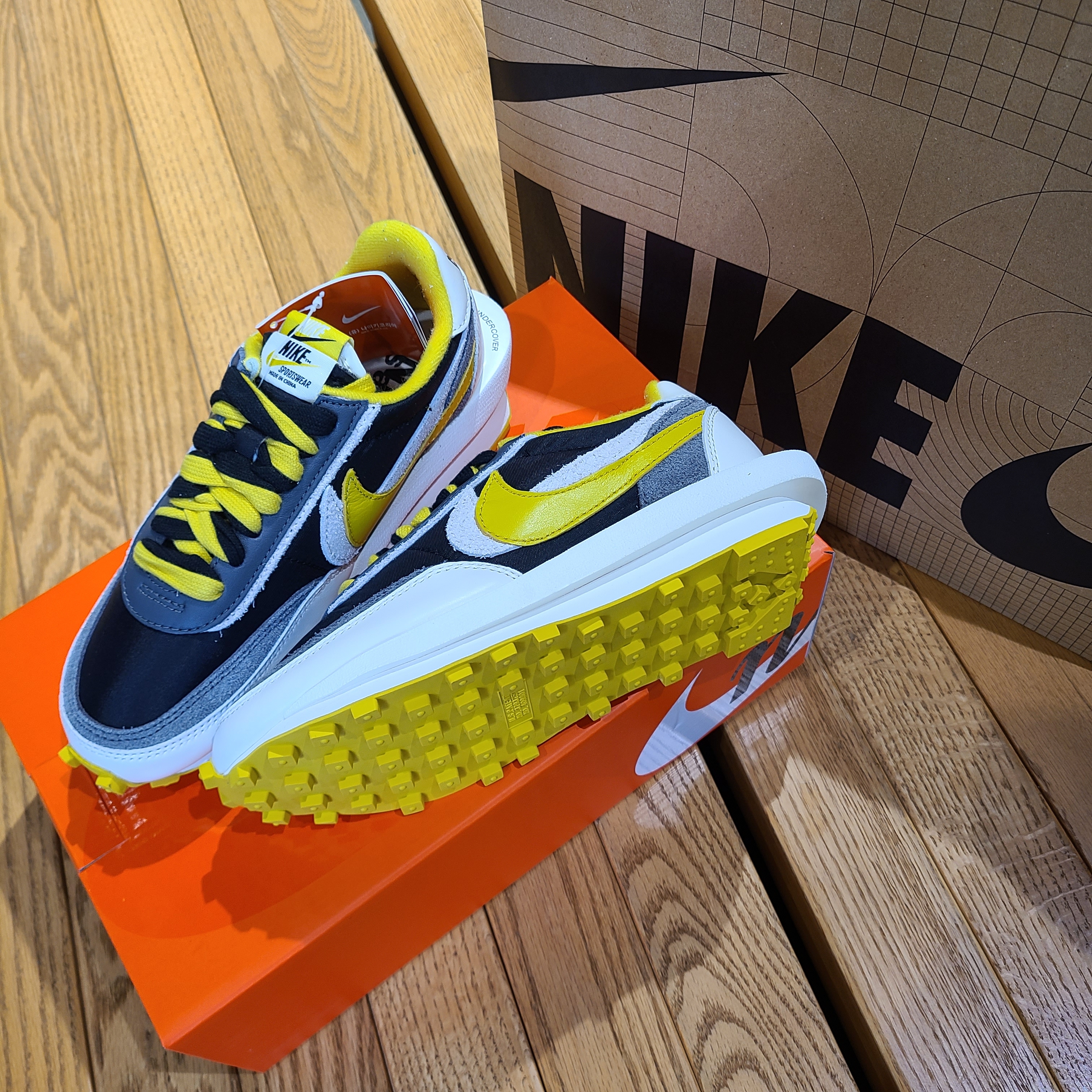 Nike x Sacai x Undercover LDWaffle Black Bright Citron 착용 스타일 - 2