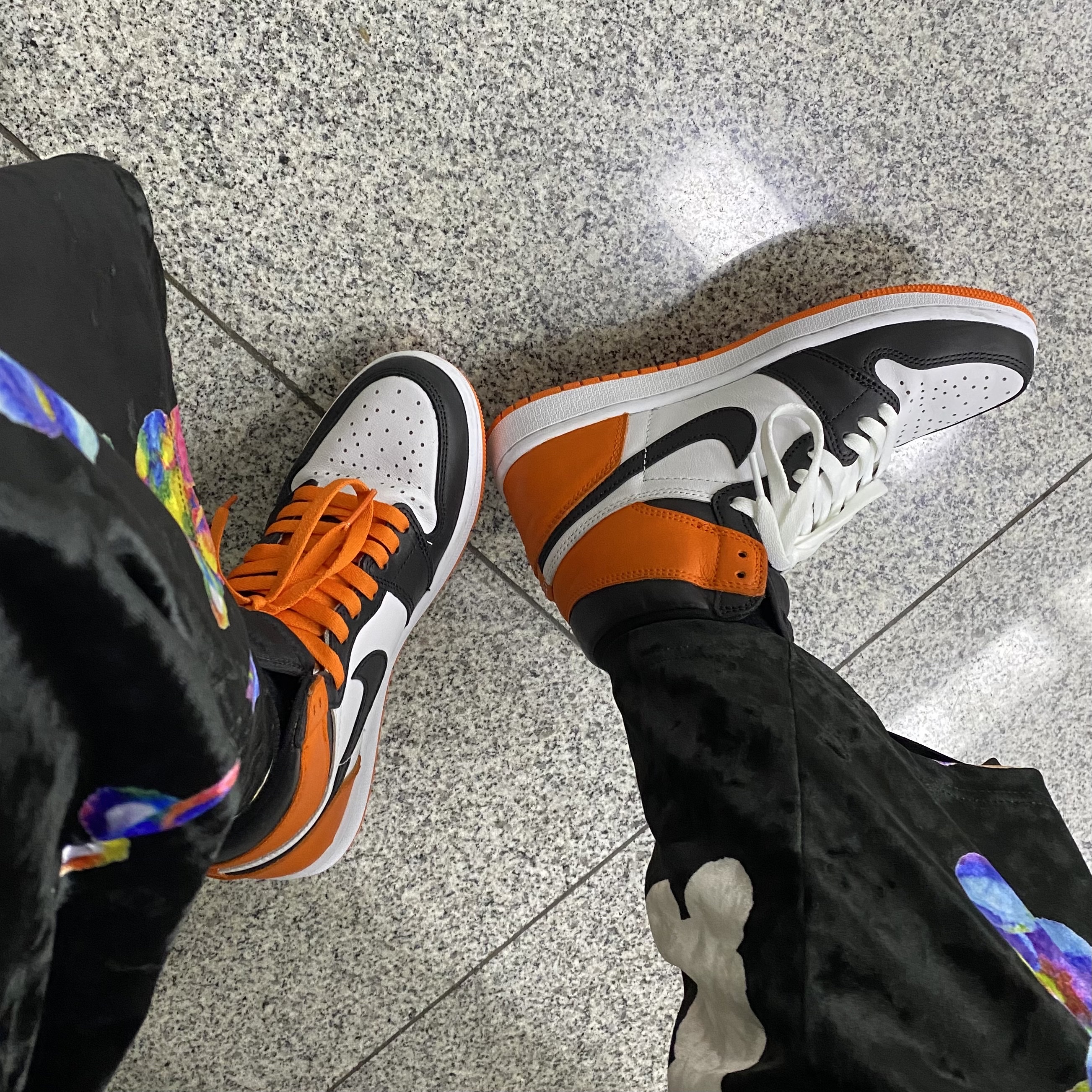 Jordan 1 Retro High OG Electro Orange 착용 스타일 - 1