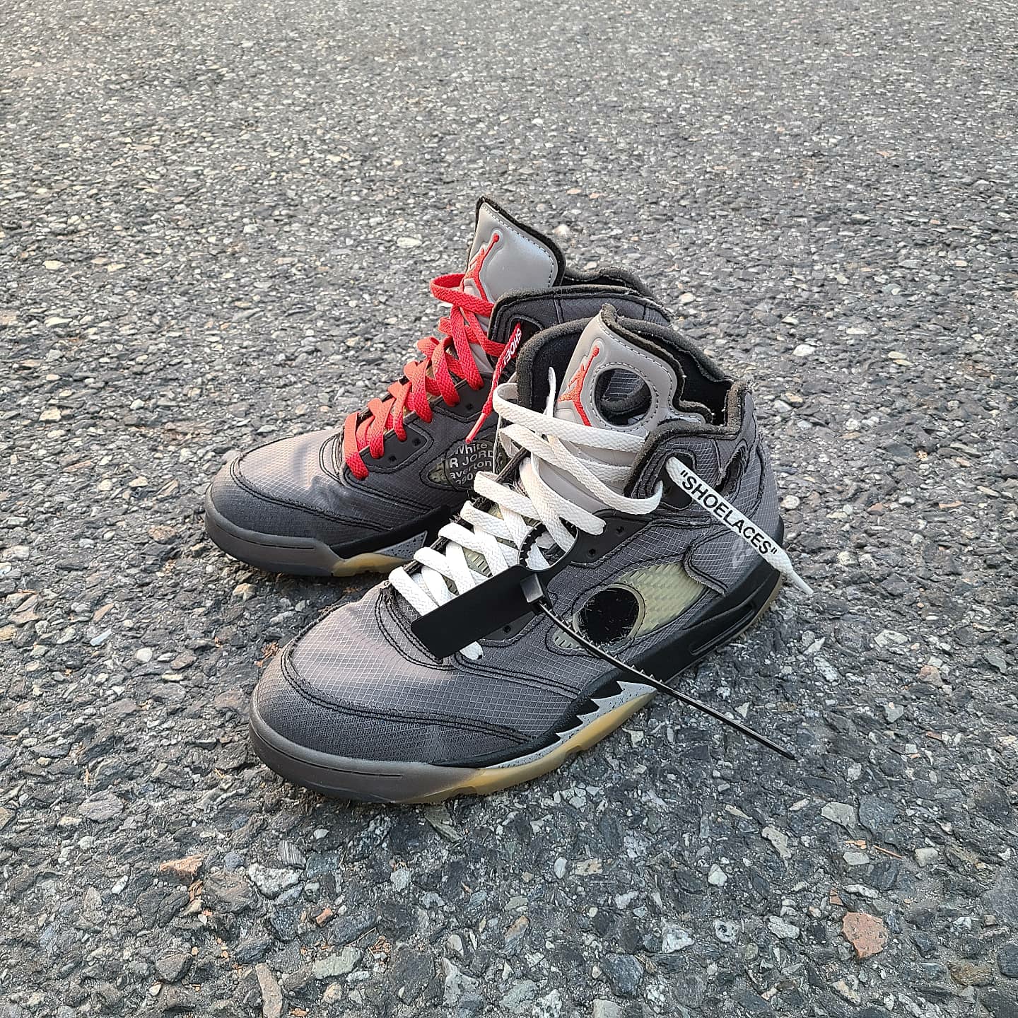 Jordan 5 x Off-White Retro SP Black Muslin 착용 스타일 - 1