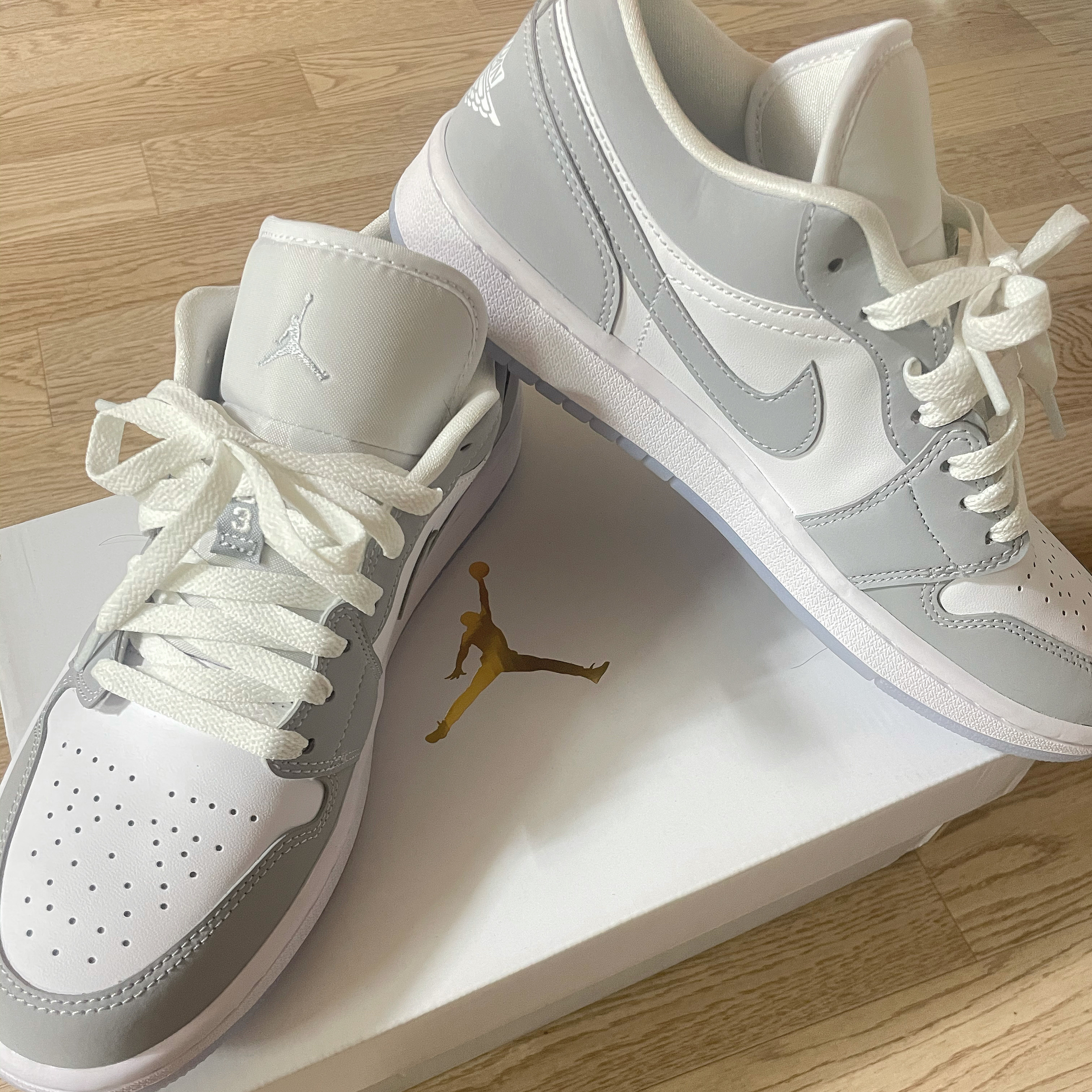 (W) Jordan 1 Low White Wolf Grey 착용 스타일
