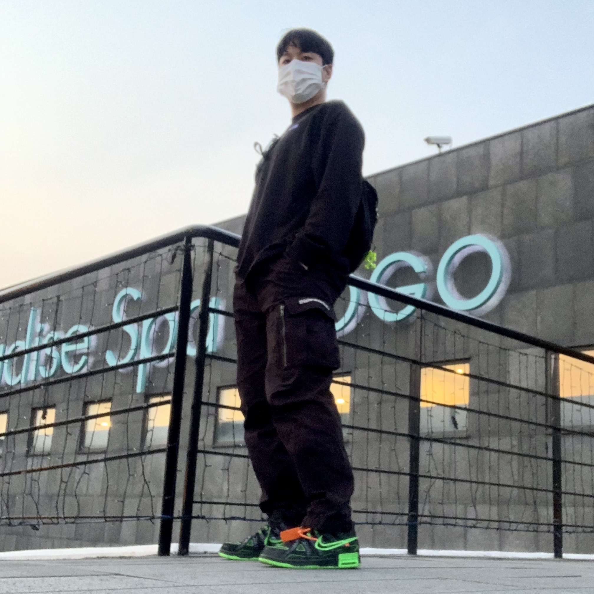 Nike x Off-White Air Rubber Dunk Green Strike 착용 스타일