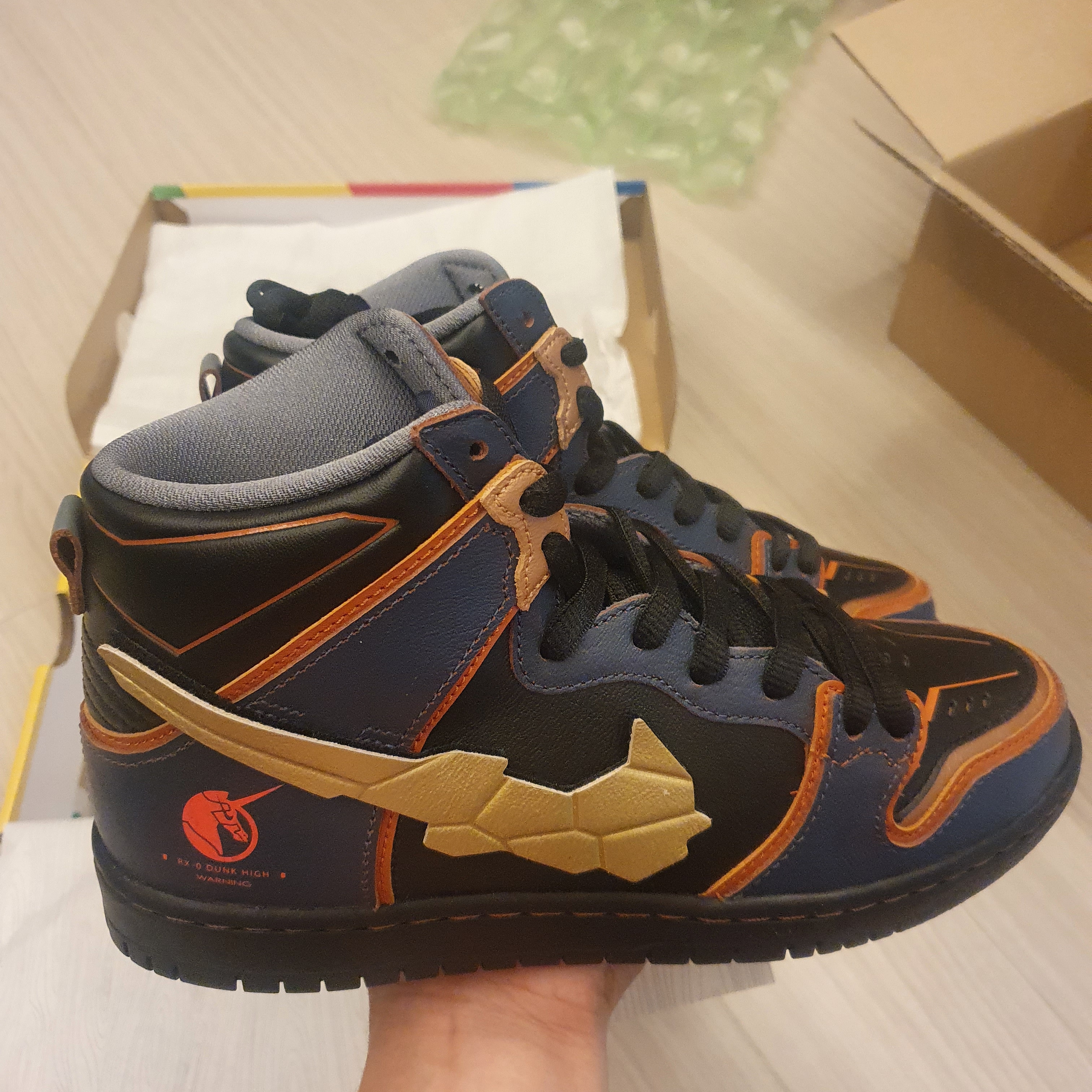 Nike x Gundam SB Dunk High Pro QS Unicorn Banshee 착용 스타일 - 3