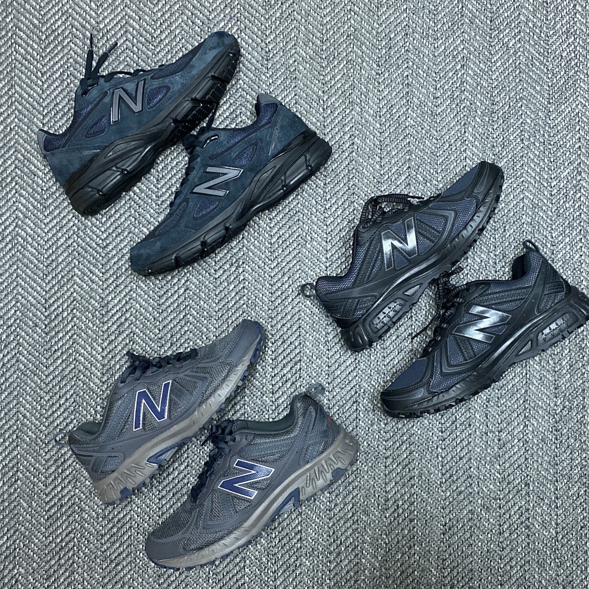 New Balance x JJJJound 990v4 Navy, New Balance 410v5 Black - 2E Wide 착용 스타일