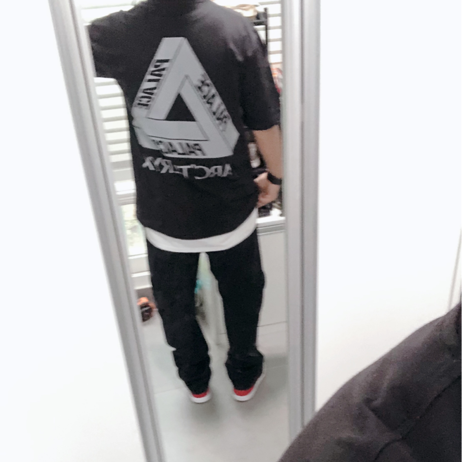 Palace x Arc'teryx T-Shirt Black - 20FW, Jordan 1 Retro High OG Bred Banned 2016 착용 스타일 - 2